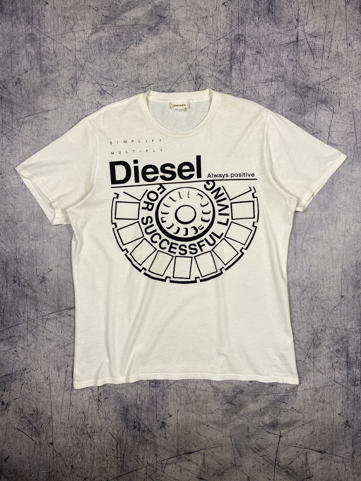 Diesel Vintage Diesel Designer Y2K Big Logo Tee T Shirt Size L Size US L / EU 52-54 / 3 - 2 Thumbnail