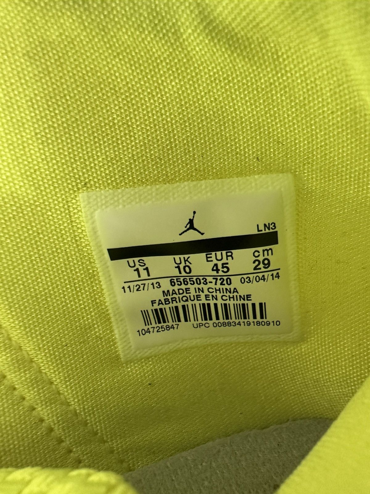 Jordan Brand Jordan Air Jordan Future Volt yellow Size US 11 / EU 44 - 7 Thumbnail