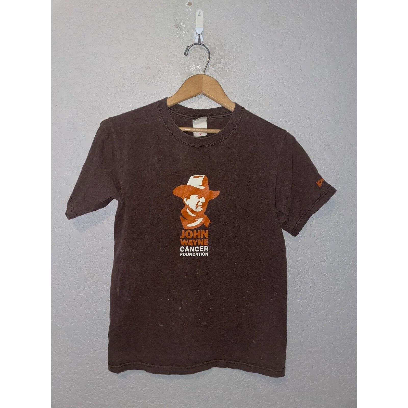 Vintage John Wayne Shirt Cancer Foundation Brown Tee Stained S Small Size US S / EU 44-46 / 1 - 1 Thumbnail