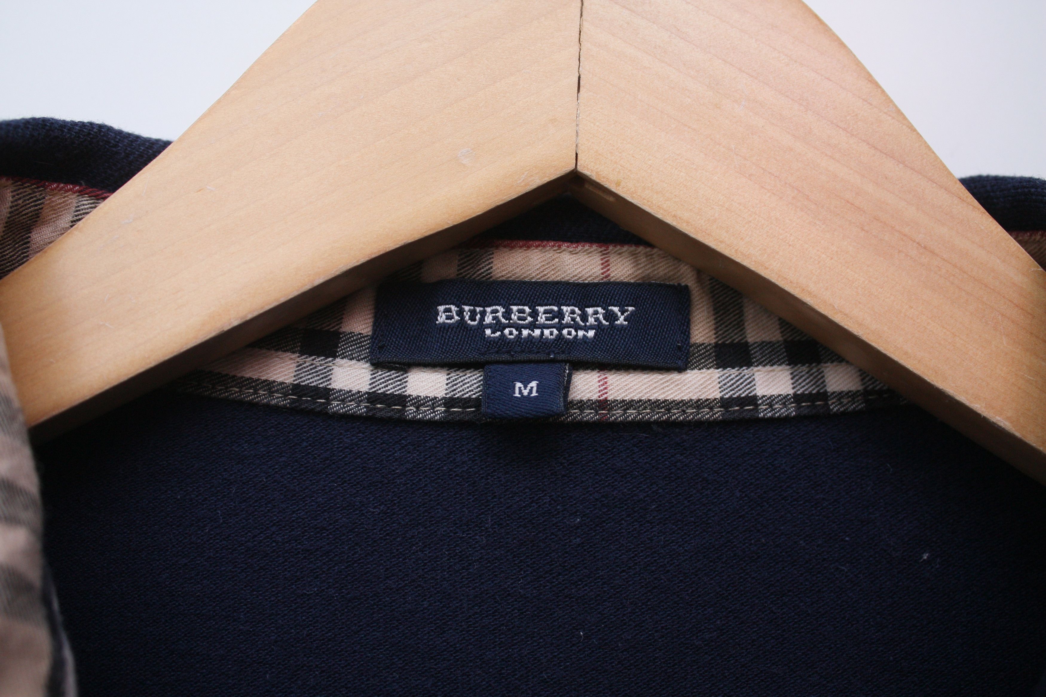 Burberry Burberry Vintage Navy Nova Check Collar Polo Medium Women's Size M / US 6-8 / IT 42-44 - 4 Thumbnail