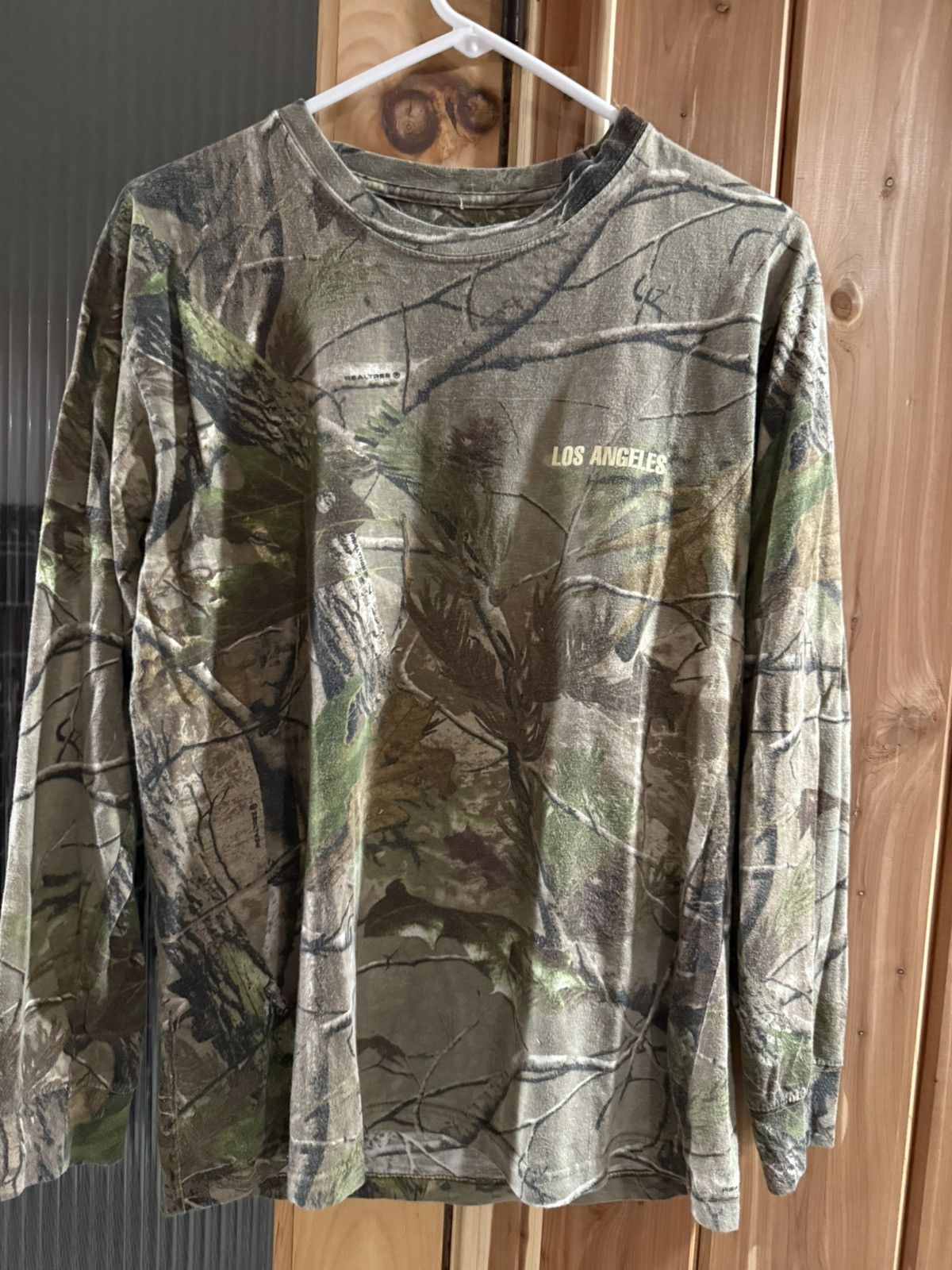 Yeezy Yeezy "Wolves" Realtree Camo longsleeve Size US S / EU 44-46 / 1 - 5 Thumbnail