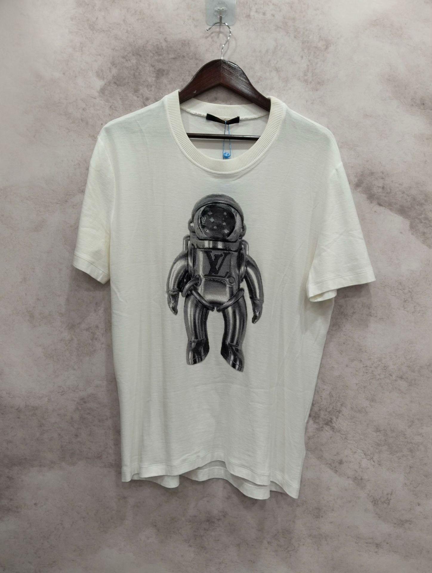 Louis Vuitton Louis Vuitton T-Shirt L Men Size US L / EU 52-54 / 3 - 1 Thumbnail