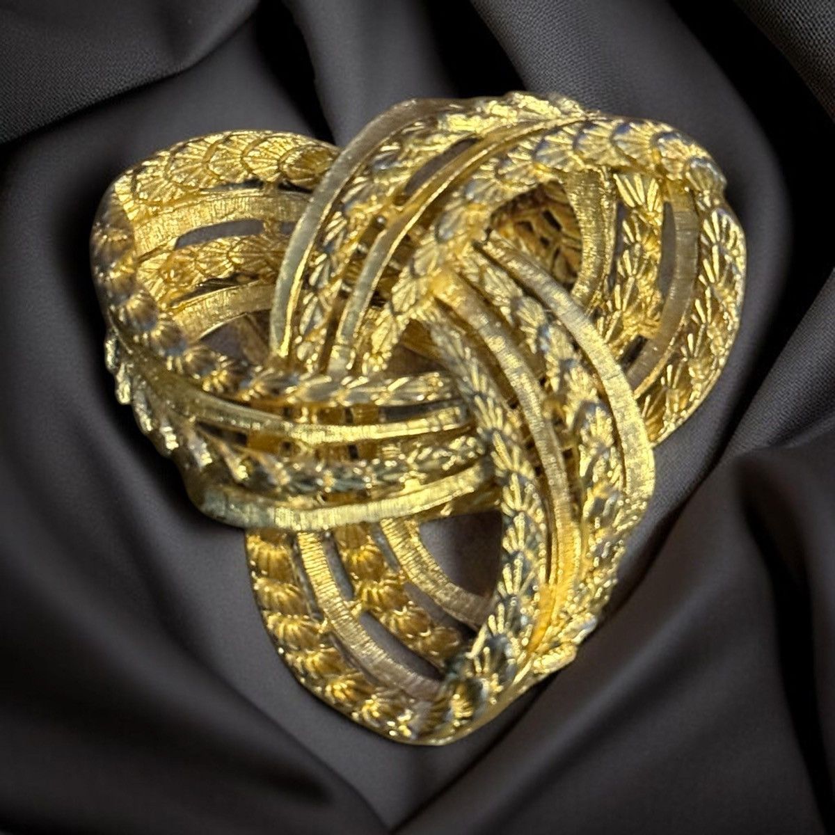 Vintage Vintage gold tone rope knot brooch Size ONE SIZE - 1 Thumbnail
