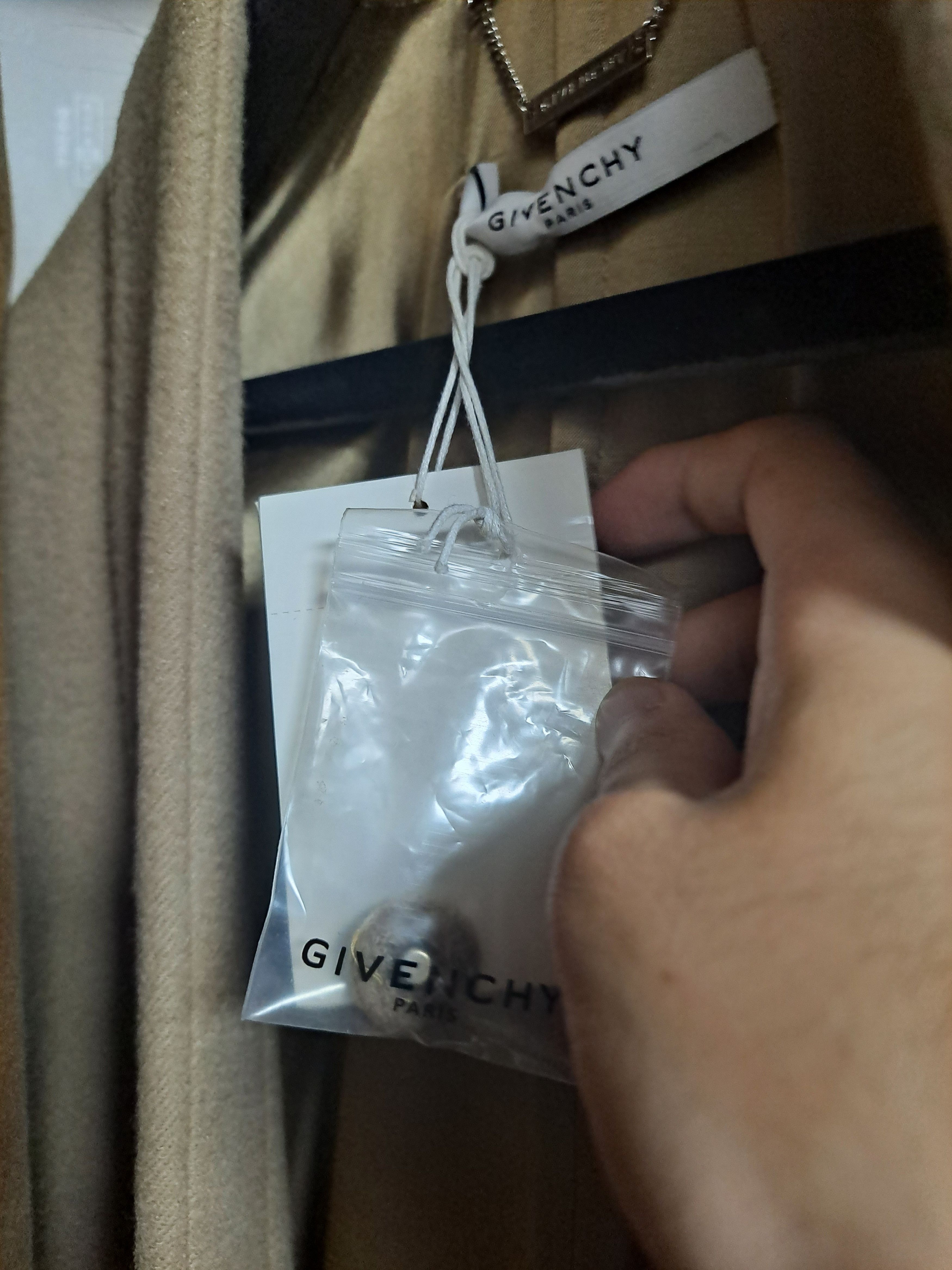 Givenchy NWT $5K Givenchy cashmere coat new with tag + spare button Size S / US 4 / IT 40 - 7 Thumbnail