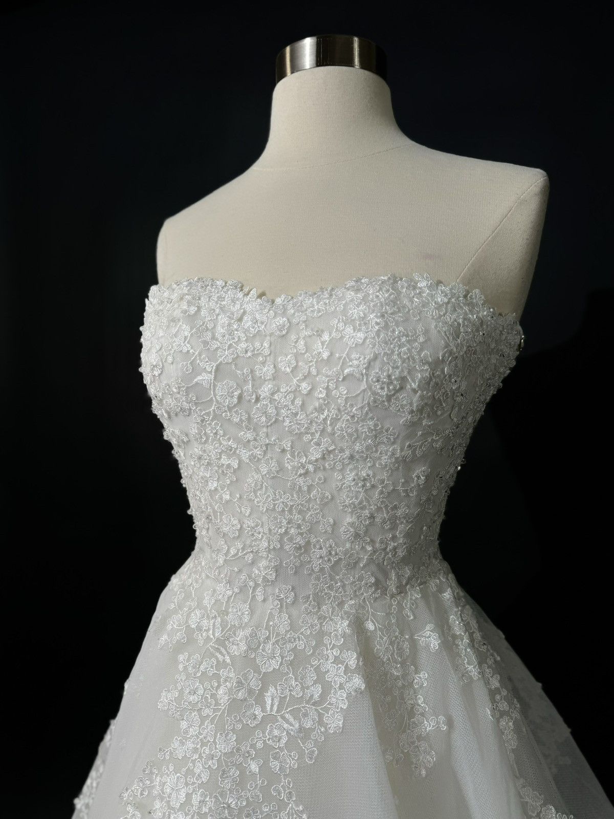 Other Preloved US 2 Anna Augusta Embroidery appliqués Bridal Gown Size XS / US 0-2 / IT 36-38 - 4 Thumbnail