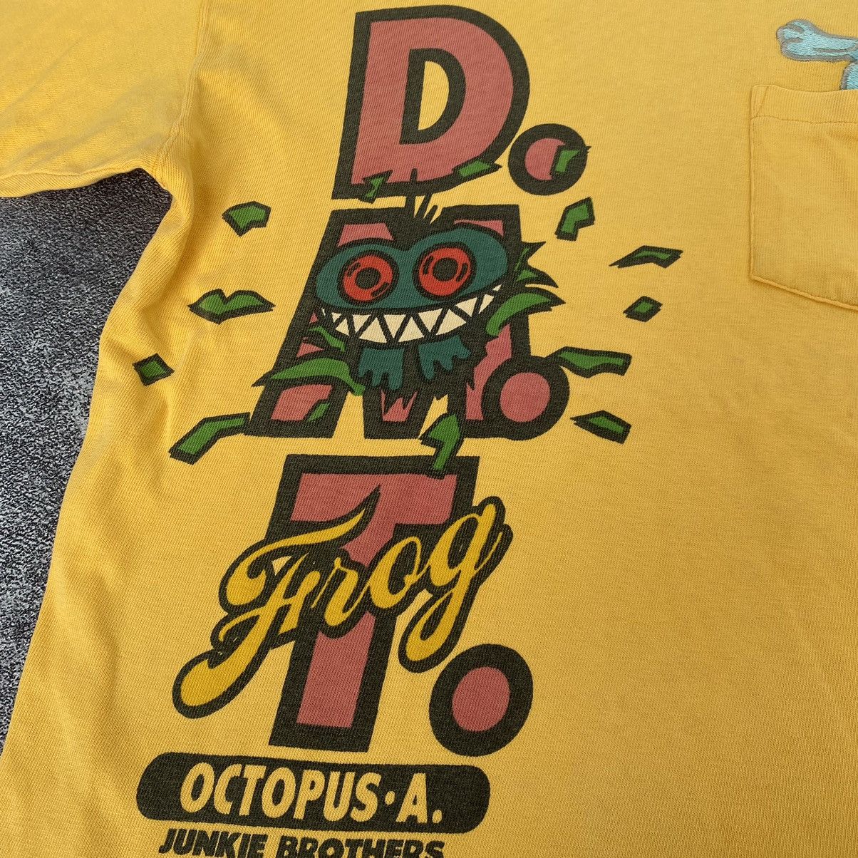 Japanese Brand Vintage Rare Octopus Army Junkie Brothers Pocket Tee Size US M / EU 48-50 / 2 - 2 Thumbnail