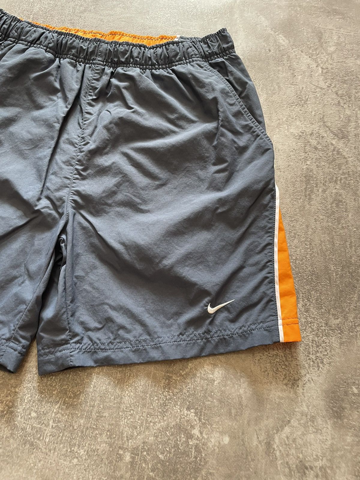 Nike × Vintage Vintage Nike Shorts Swoosh Logo Y2K Size US 32 / EU 48 - 2 Thumbnail
