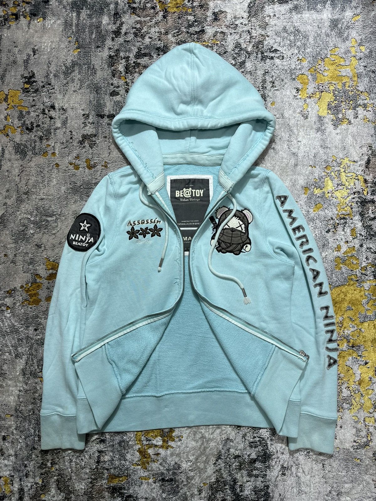 20471120 × Beauty Beast × Japanese Brand DISTRESSED EMBROIDERY AMERICAN NINJA ASSASIN ZIP HOODIE Size US M / EU 48-50 / 2 - 6 Thumbnail