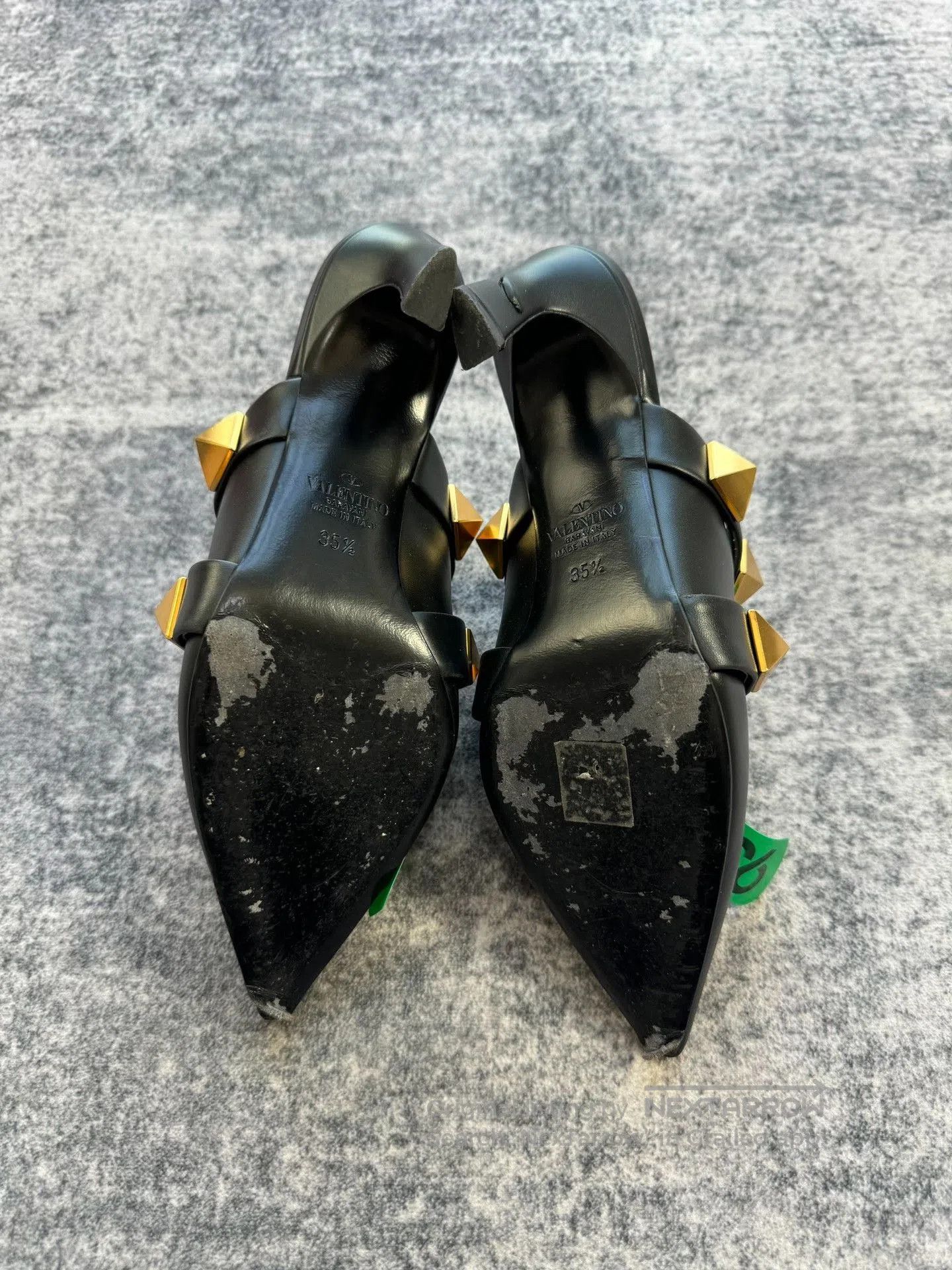Valentino Valentino Black Gold Studded Heels. Size US 4.5 / IT 34.5 - 6 Thumbnail