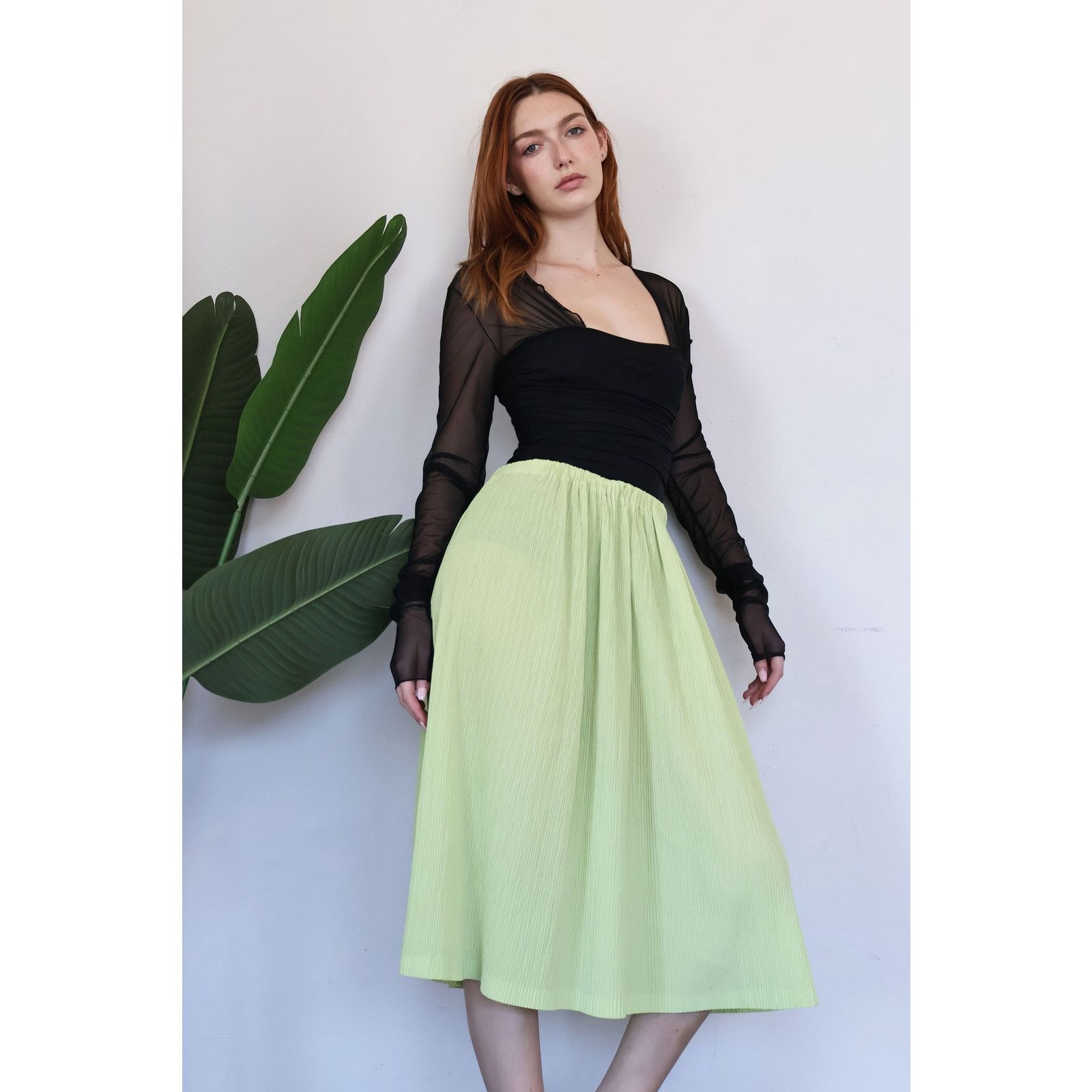 Issey Miyake Vintage ISSEY MIYAKE FETE Lime Green Pleated Skirt Size 30" / US 8 / IT 44 - 2 Thumbnail