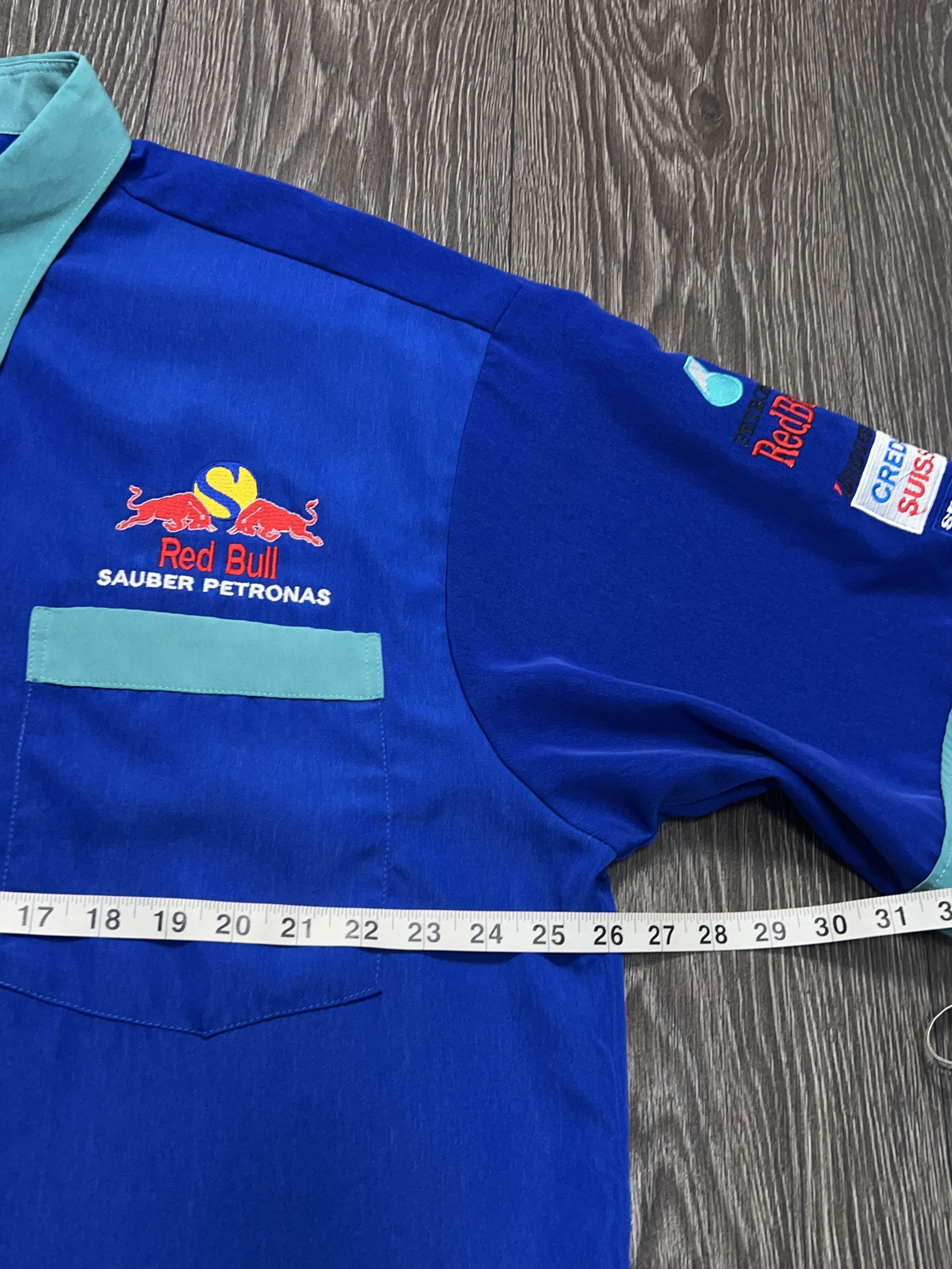 Red Bull Vintage Sauber Petronas Team Button Short Sleeve Racing Size US XXL / EU 58 / 5 - 7 Thumbnail