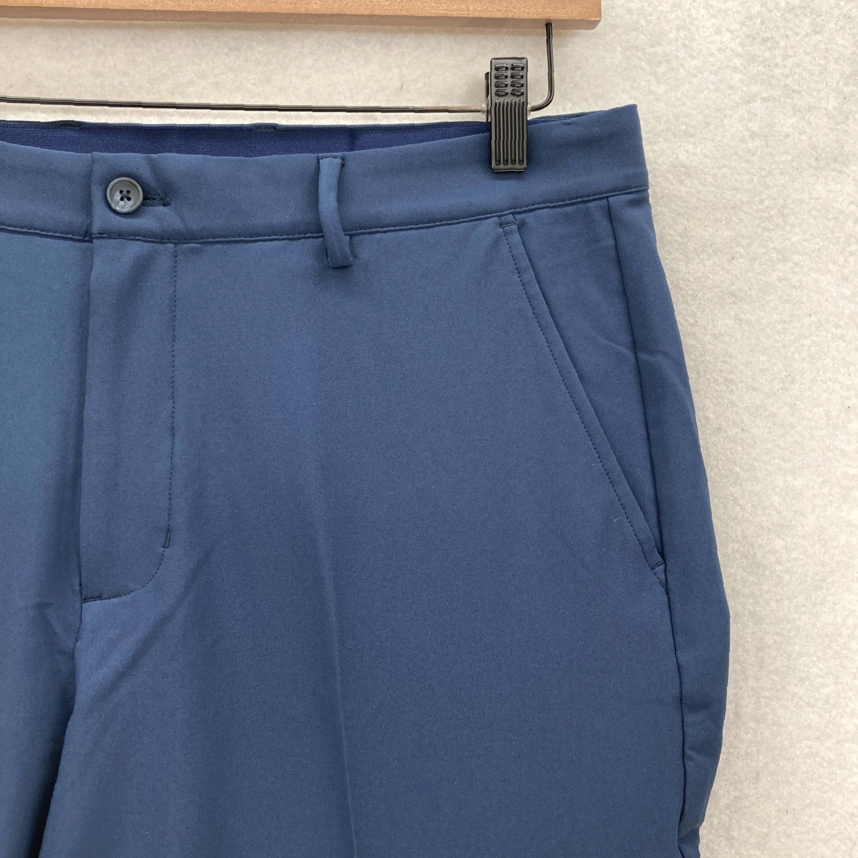 Vintage Greg Norman Performance Golf Pants Mens 33x30 Straight Leg Blue Stretch Waist Chino Pants Mens Regular Blue Stretch Waist 33 Inseam 30 Inseam Size US 33 - 3 Thumbnail
