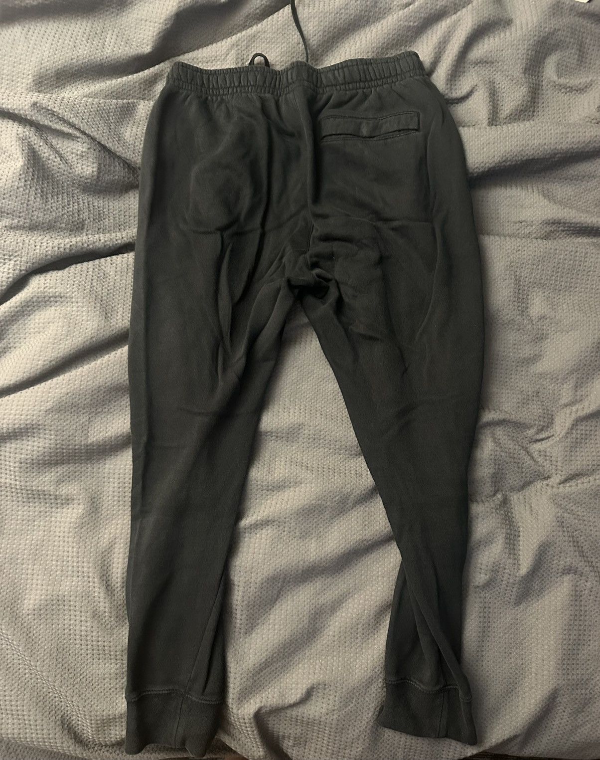 Nike Nike Sportswear Club Fleece Sweatpants Size US 32 / EU 48 - 2 Thumbnail