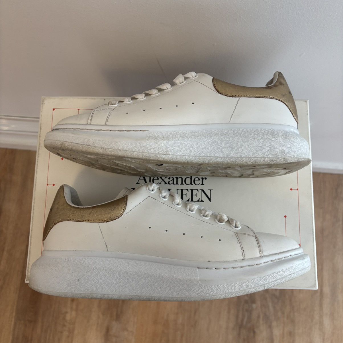 Alexander McQueen Alexander Mcqueen White Gold Sneakers Size 43 Size US 10 / EU 43 - 2 Thumbnail