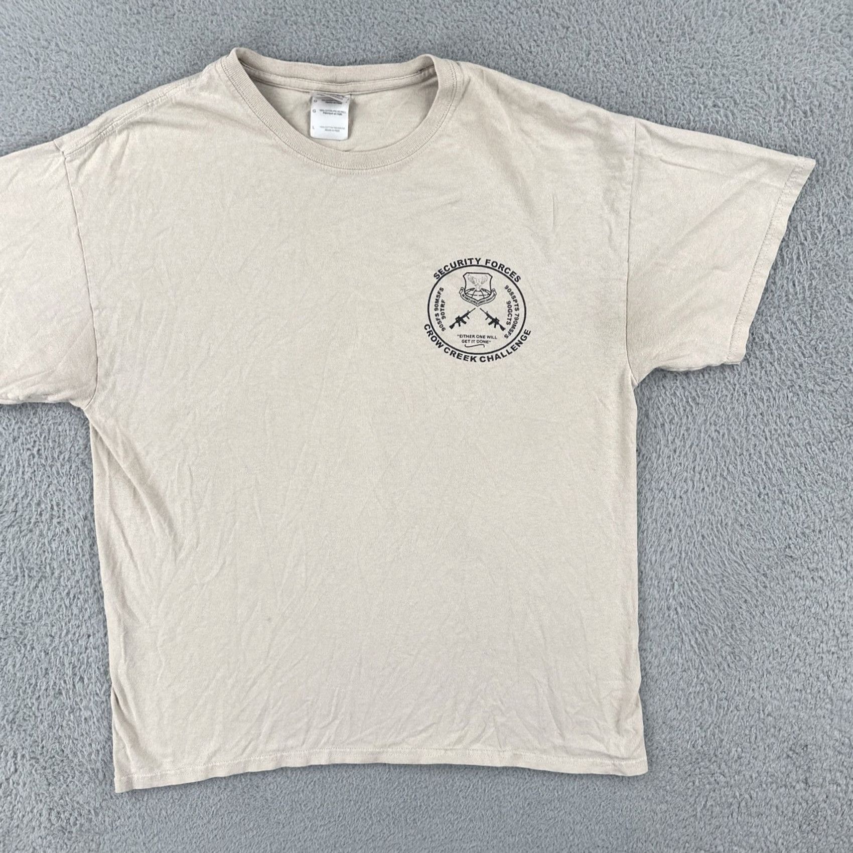 Gildan VINTAGE GILDAN T-Shirt Beige Short Sleeve Crew Neck Mens L Classic USA Military Crow Creek Challenge Cadre Size US L / EU 52-54 / 3 - 2 Thumbnail