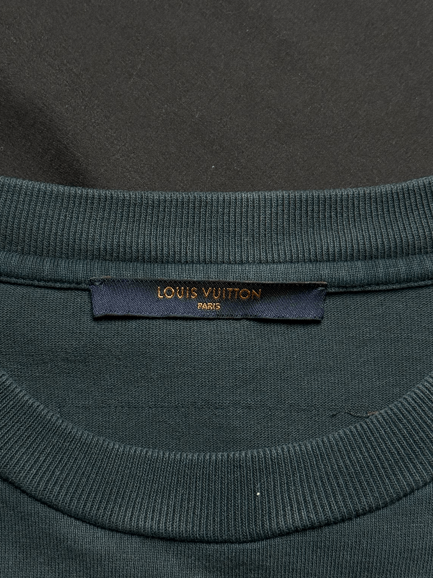 Louis Vuitton Louis Vuitton reverse-side navy long sleeve t-shirt Size US S / EU 44-46 / 1 - 4 Thumbnail