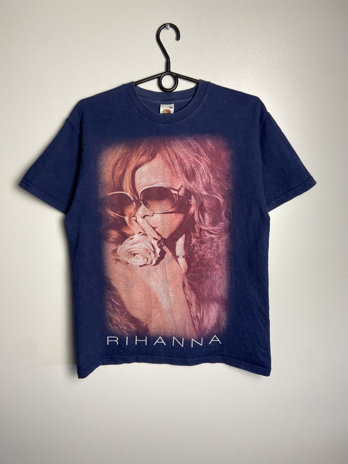 2011 Rihanna Loud Tour Vintage T-Shirt M Size