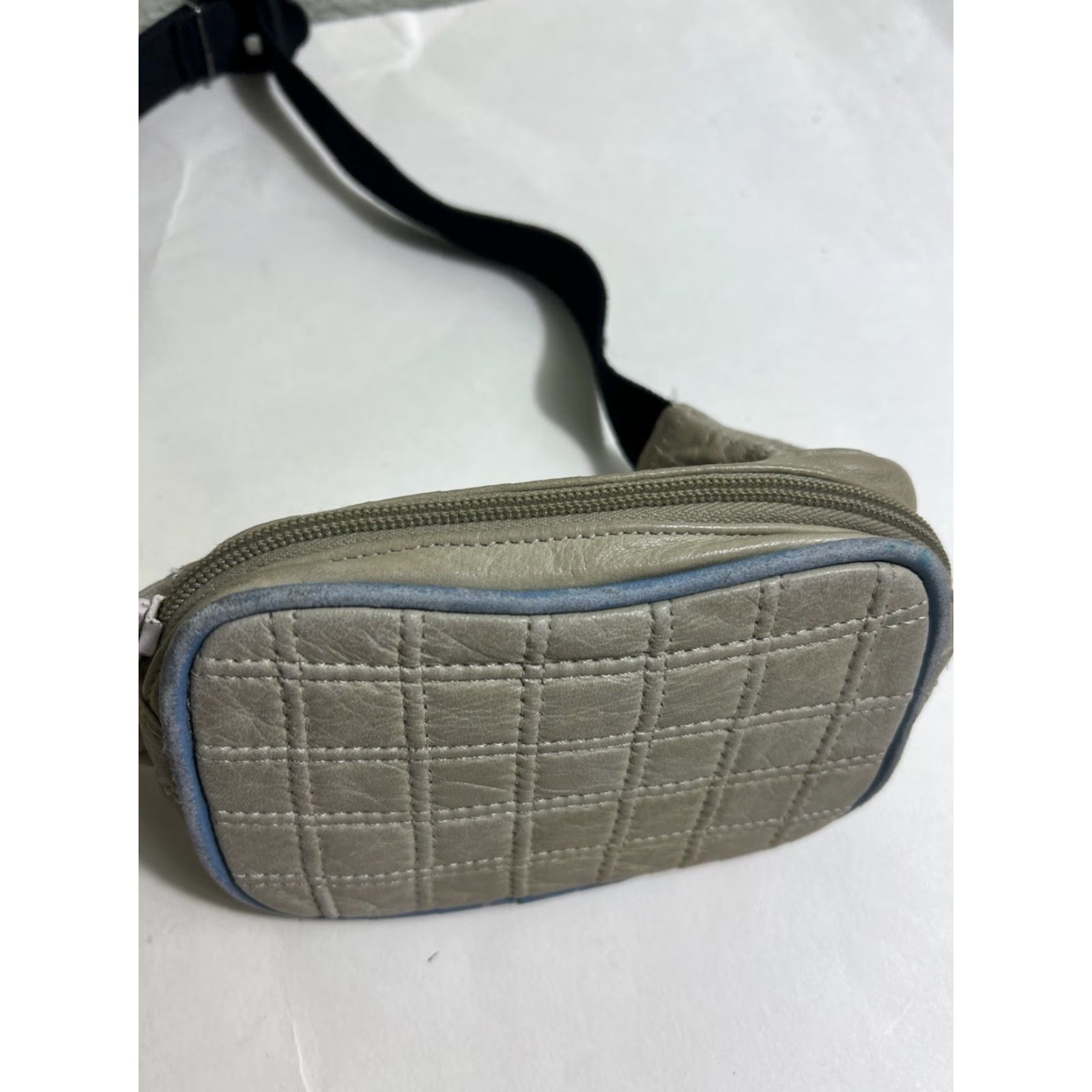J Brand VINTAGE Colin Brand Leather Fanny Pack Gray Small Men Belt Bag & Fanny Pack 5.5x3.5x1.5 inches Mens Size ONE SIZE - 3 Thumbnail