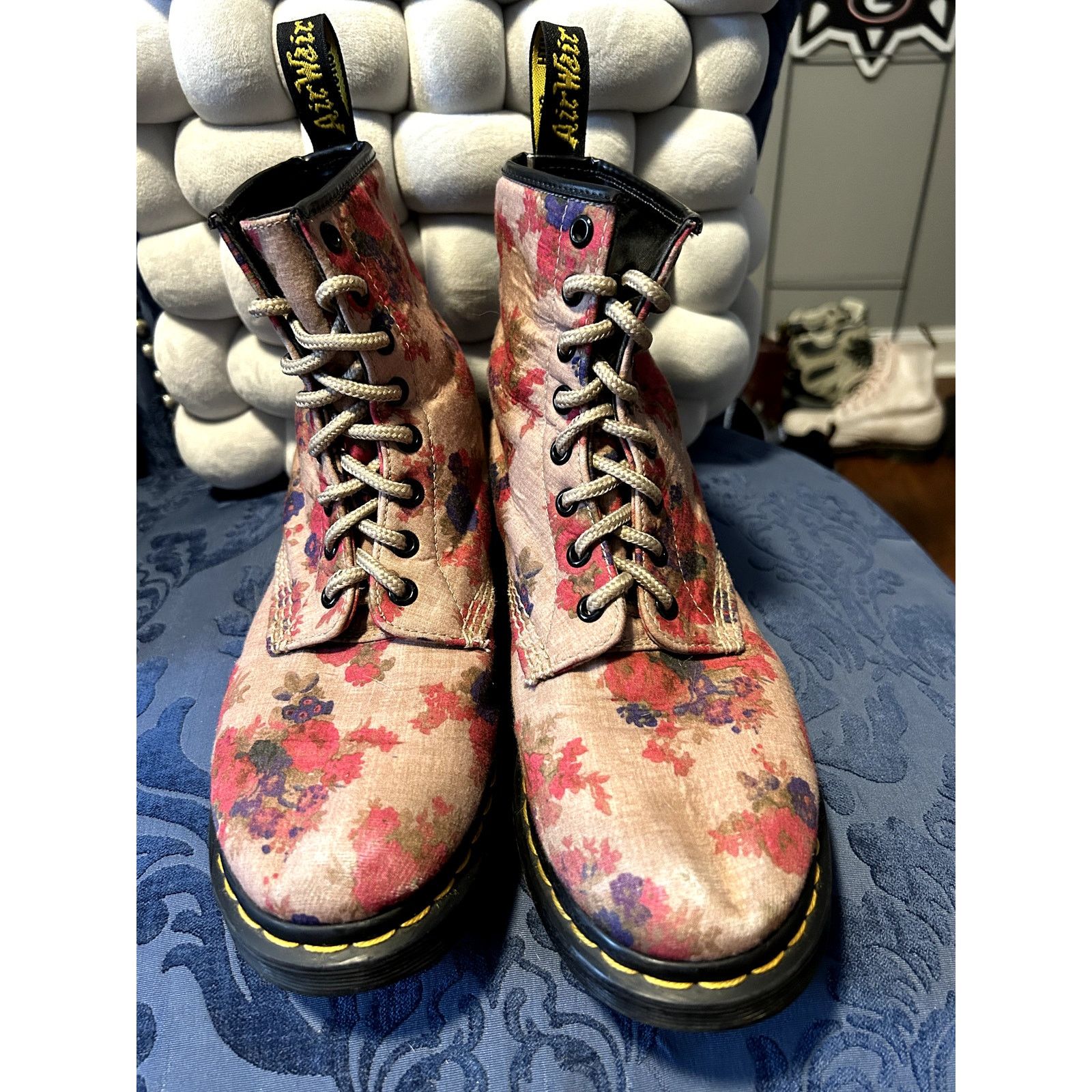 Dr. Martens Dr Martens Castel Floral Cream and Pink size 8/EU 39 Size US 8 / IT 38 - 3 Thumbnail
