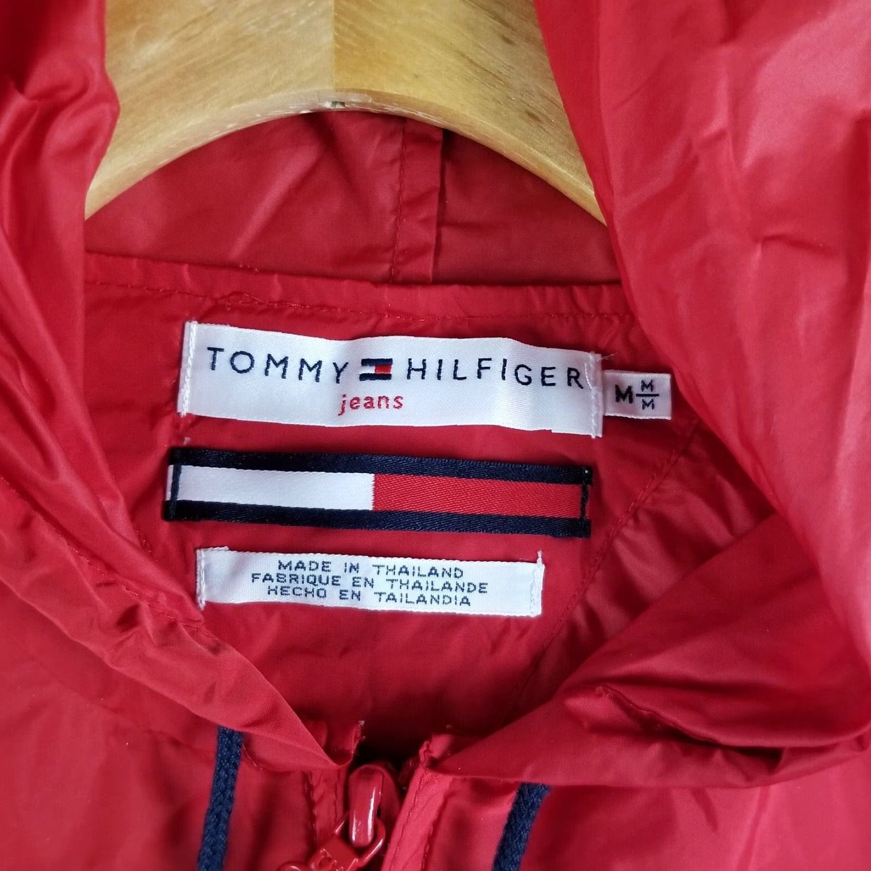 Tommy Hilfiger Tommy Hilfiger Jacket Windbreaker Convertible Women M Anorak Zip Closure Logo Breathable polyester microfiber solid red Size M / US 6-8 / IT 42-44 - 2 Thumbnail