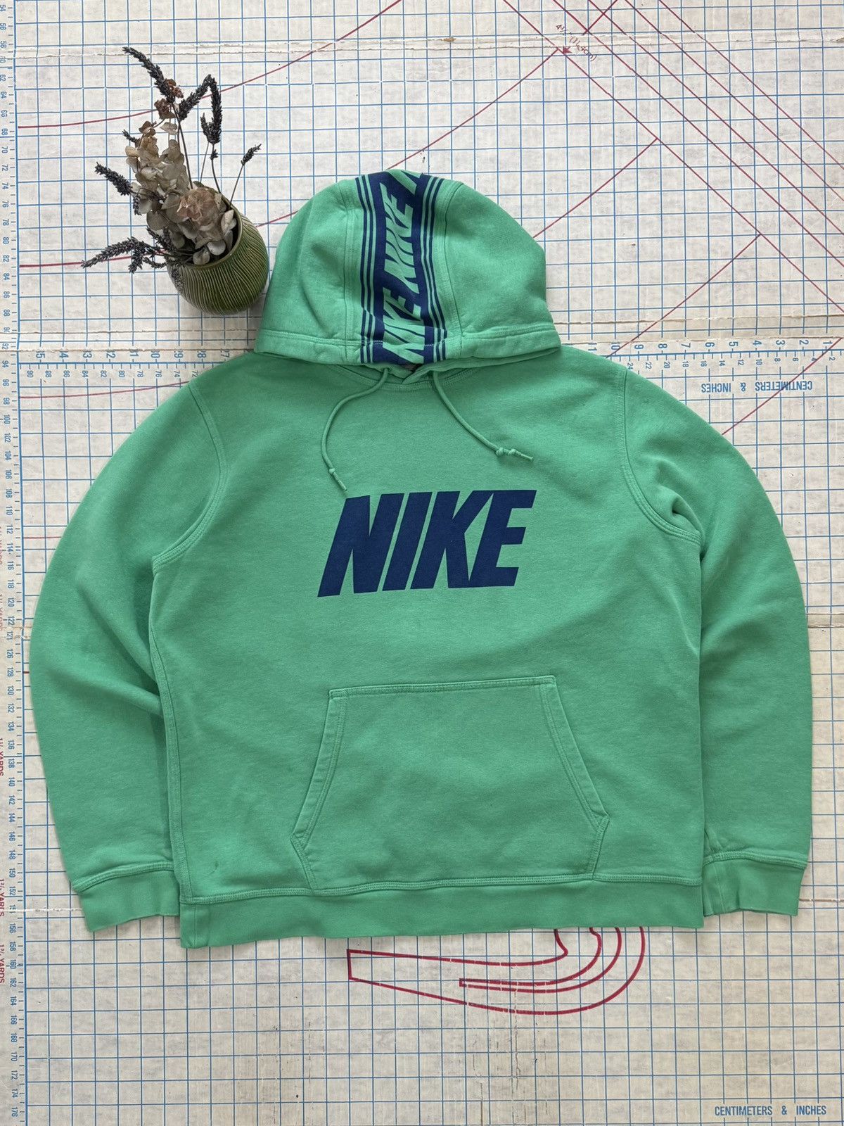 Nike × Vintage Vintage Y2K Nike Spell Out Hoodie Green Fits Size XL Size US XL / EU 56 / 4 - 1 Thumbnail