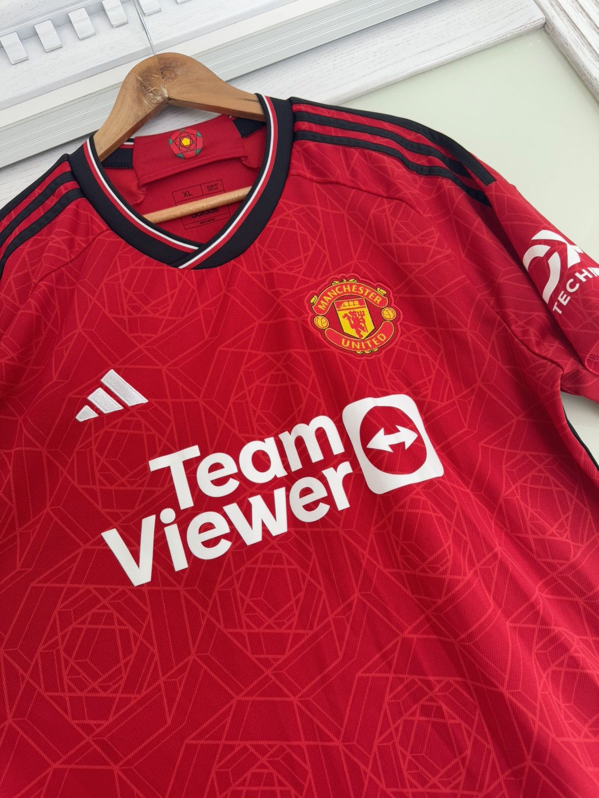 Adidas Manchester United 2023-2024 Home Soccer Jersey Football Kit Size US XL / EU 56 / 4 - 5 Thumbnail