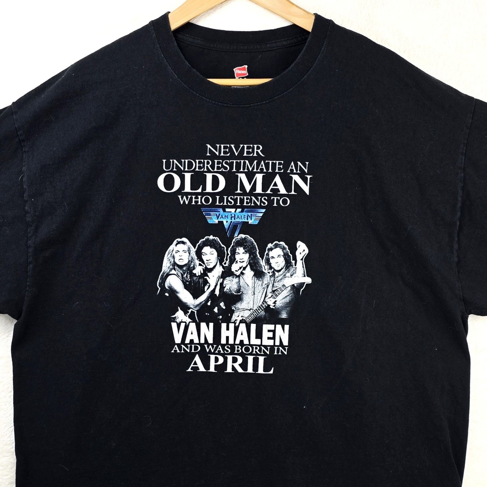 Hanes Never Underestimate An Old Man Listens Van Halen Shirt XXL Size US XXL / EU 58 / 5 - 1 Thumbnail