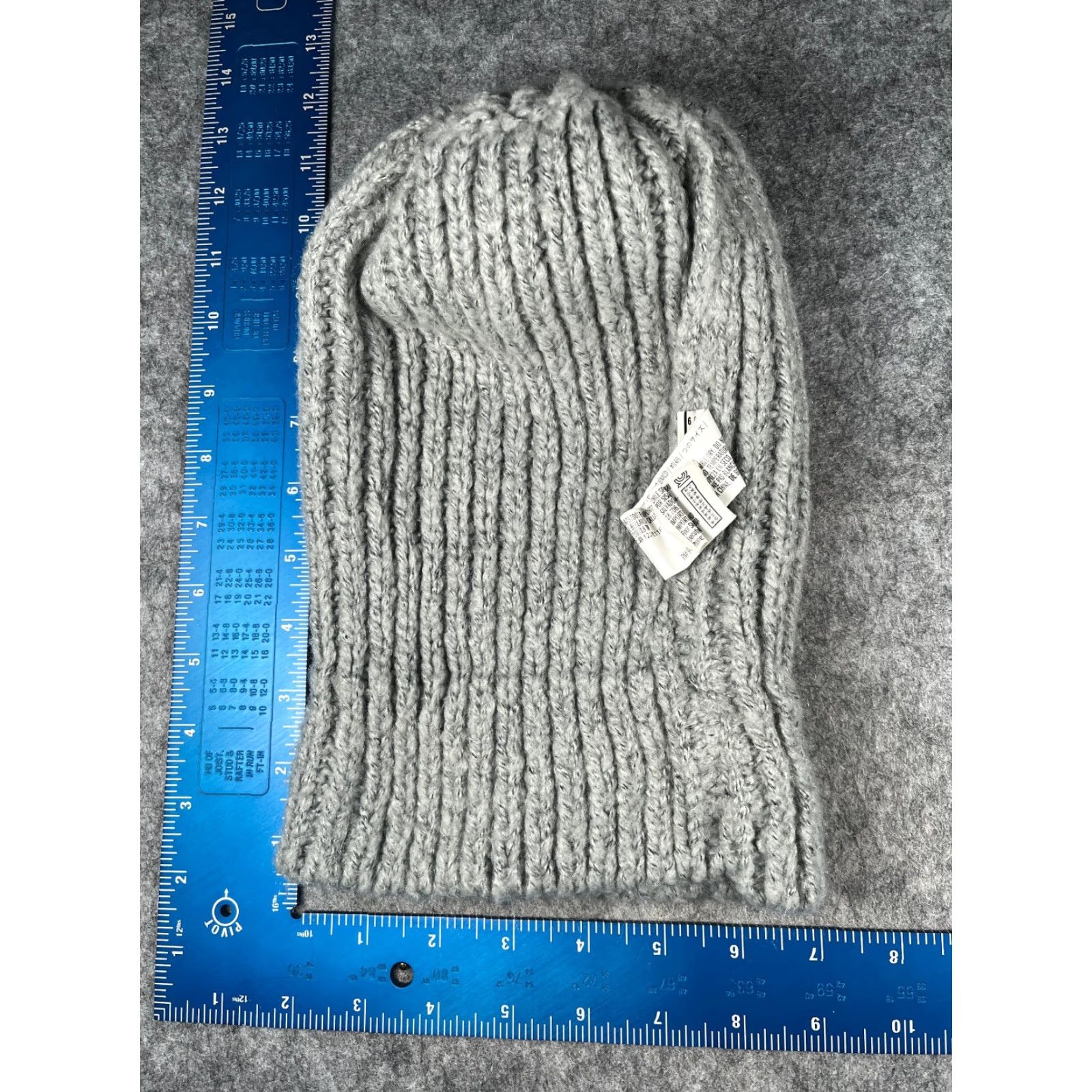 Forever 21 FOREVER 21 Beanie Toque Women One Size Gray Cable Knit Acrylic Blend Pom Hat Size ONE SIZE - 6 Thumbnail