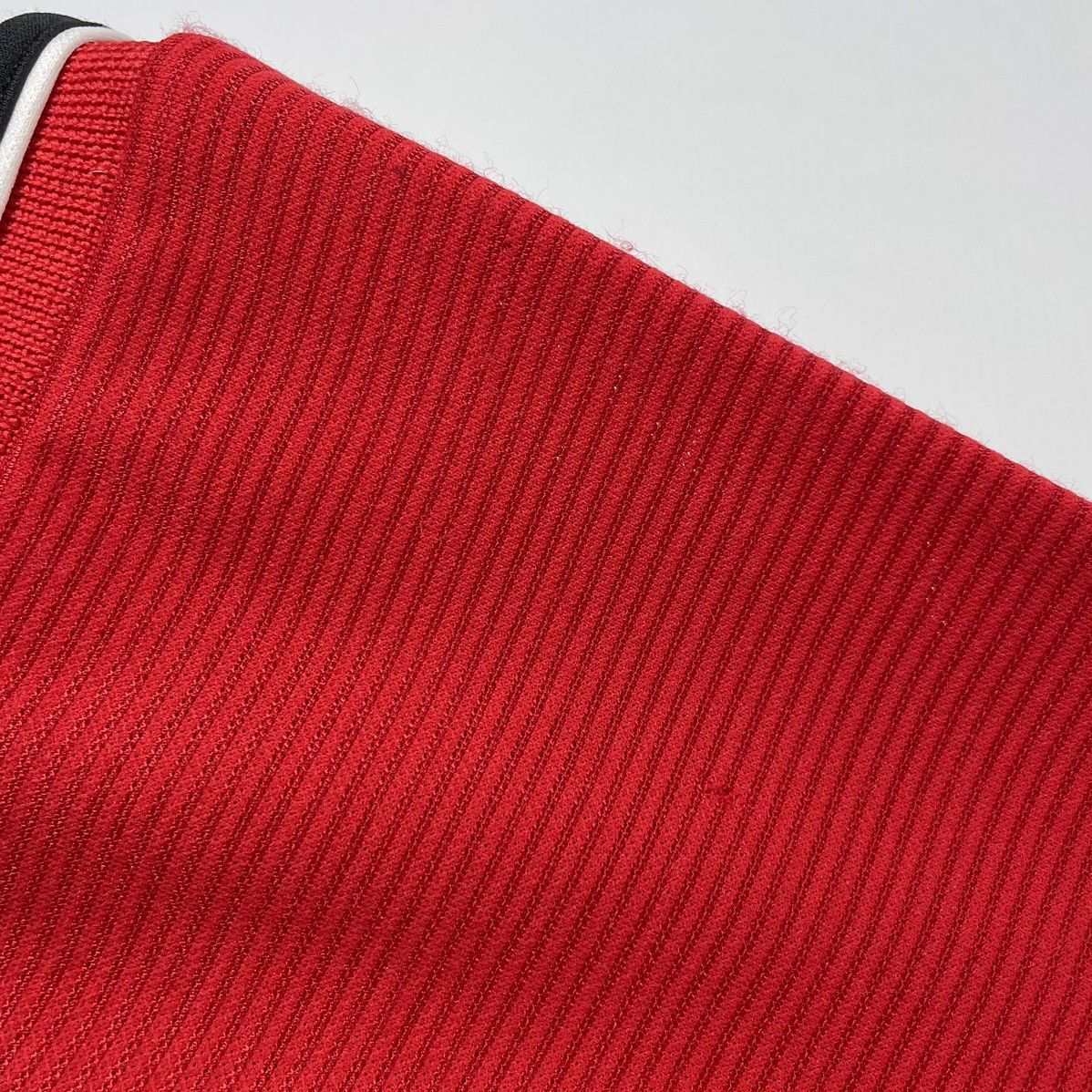 Umbro × Vintage Vintage Umbro Manchester United 2000/2002 Home Soccer Jersey Size US XL / EU 56 / 4 - 20 Thumbnail