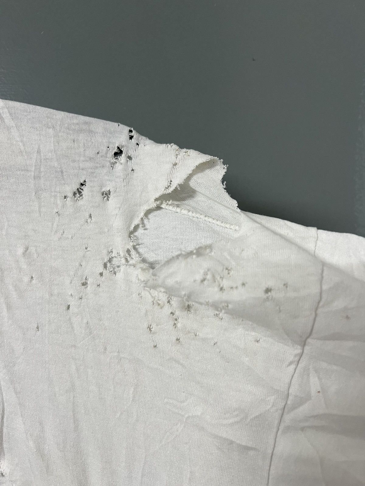 Vintage VINTAGE THRASHED FADED WHITE PLAIN PAPER THIN ERD GRUNGE Size US XL / EU 56 / 4 - 9 Thumbnail