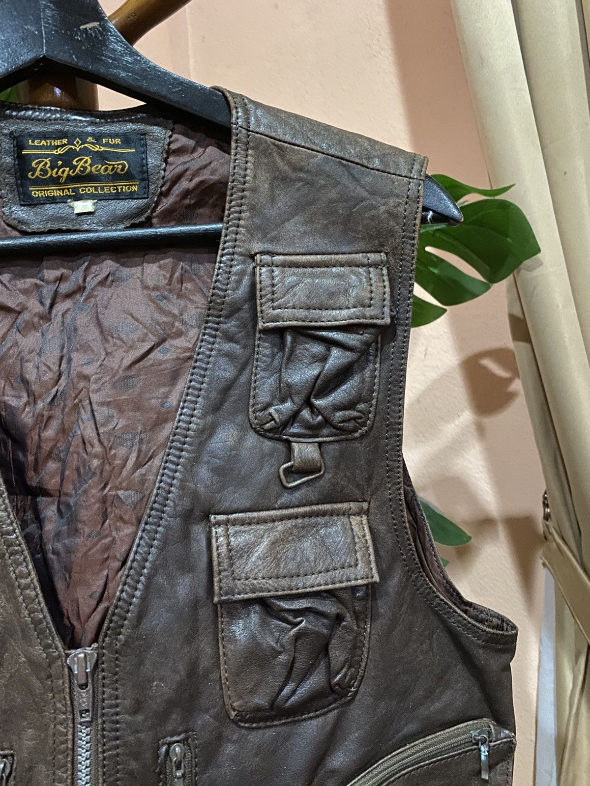 Other Vintage Big Bear Leather Utility Vest Multi-Pocket Zip Front Size US M / EU 48-50 / 2 - 6 Thumbnail