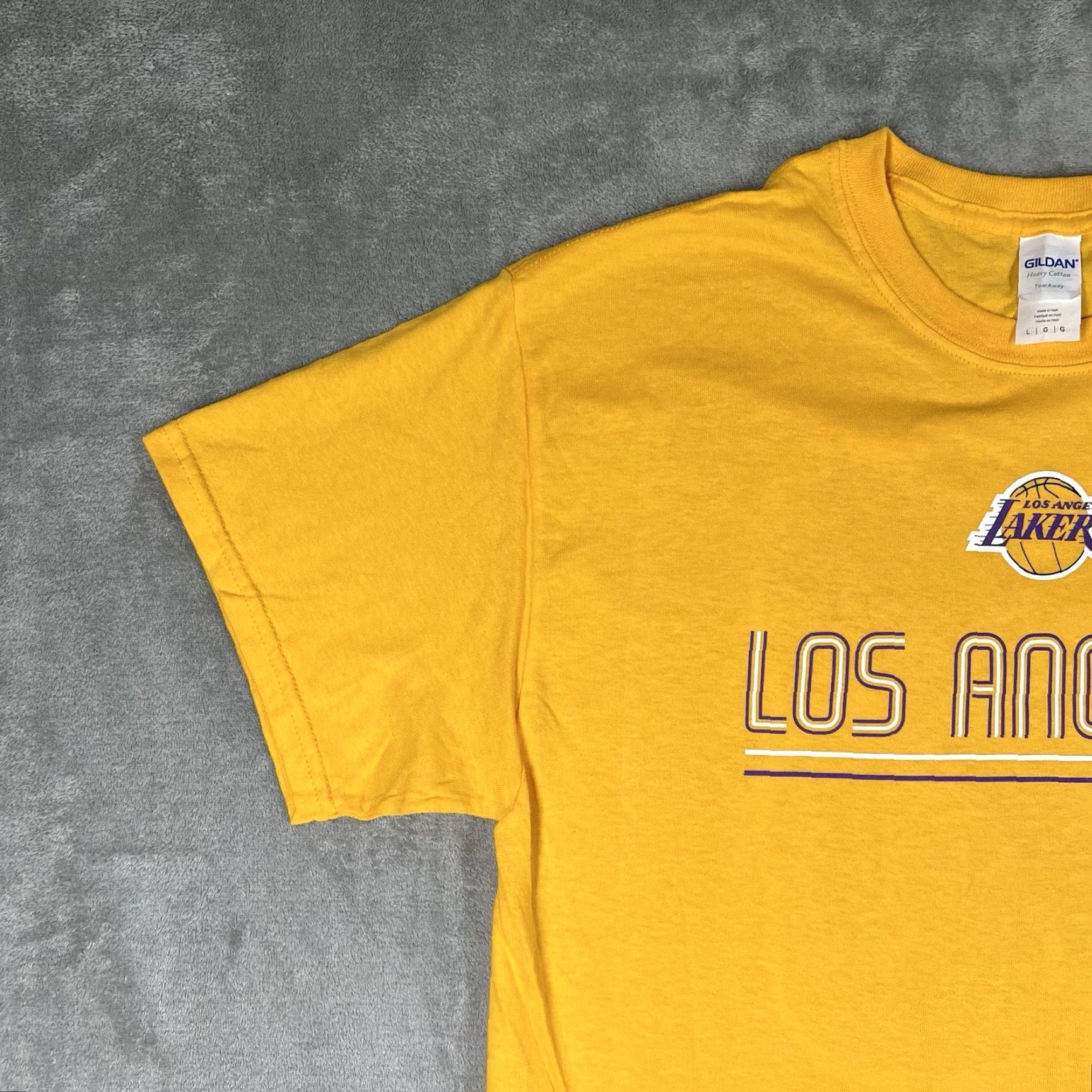 Gildan Gildan T-Shirt Large Los Angeles Lakers LeBron James Yellow Heavy Cotton Men's Size US L / EU 52-54 / 3 - 4 Thumbnail