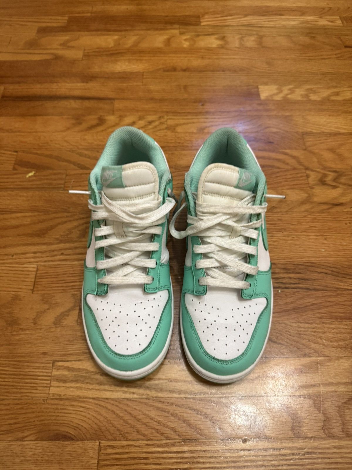 Nike Nike Sb Dunk Green Glow Size US 9 / EU 42 - 2 Thumbnail