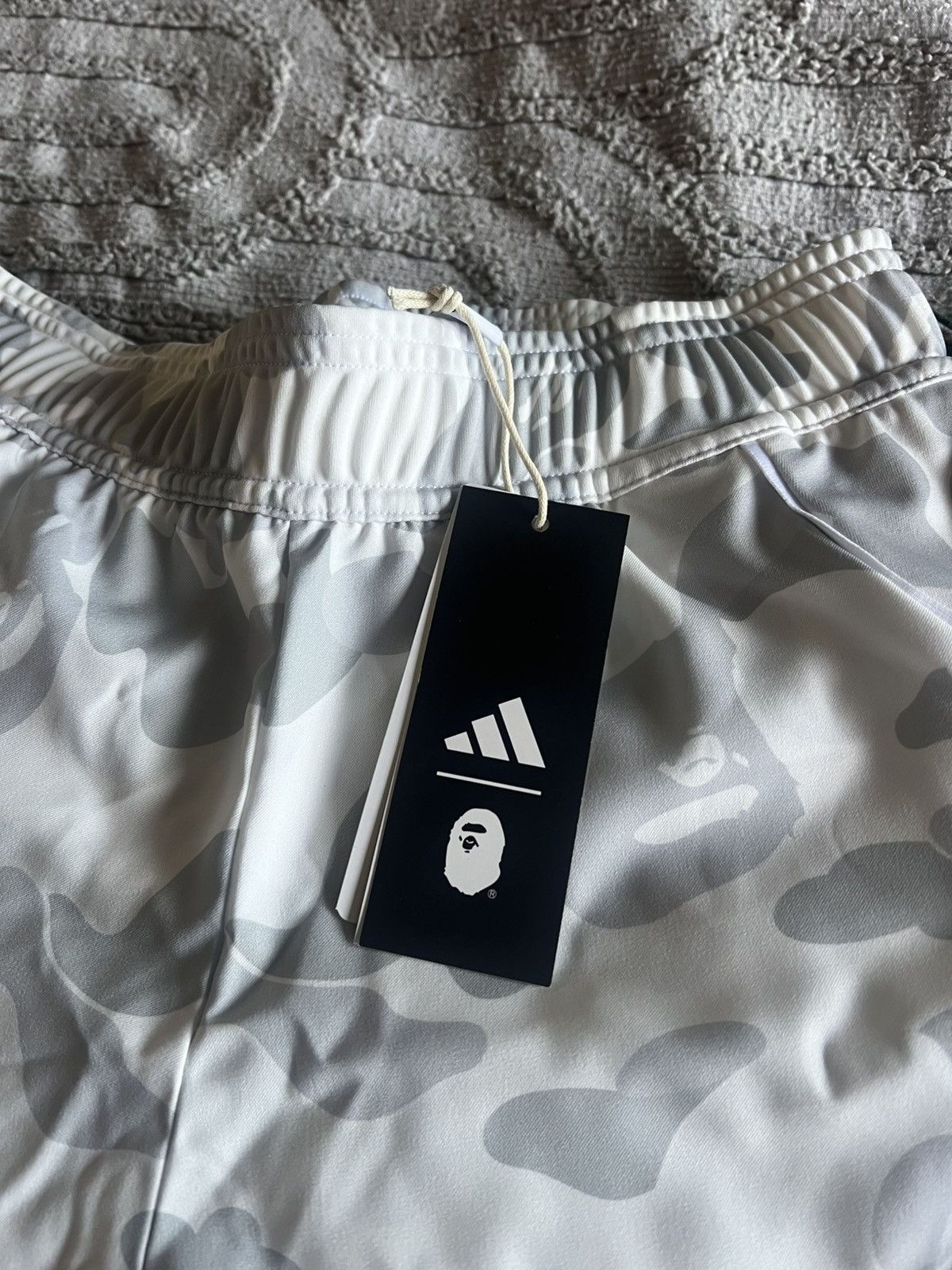 Adidas × Bape Adidas x BAPE Soccer Shorts White Size XS Size US 28 / EU 44 - 4 Thumbnail