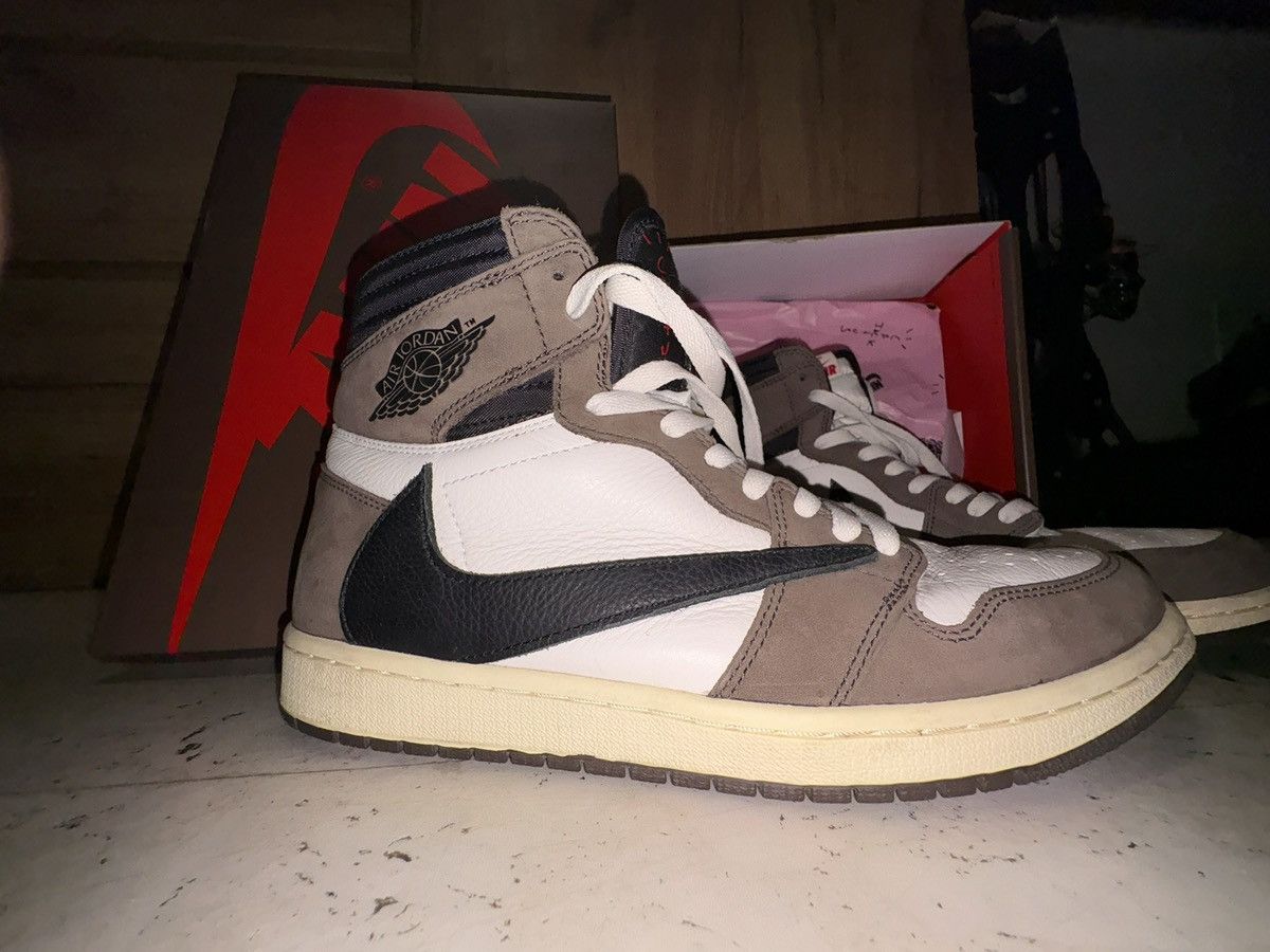 Jordan Brand Jordan 1 Retro High OG SP Travis Scott mocha Size US 11 / EU 44 - 2 Thumbnail