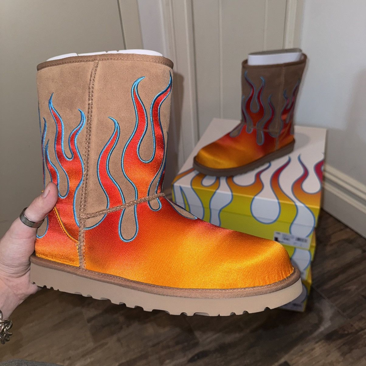 Jeremy Scott Jeremy scott x ugg flame uggs Size US 9 / EU 42 - 3 Thumbnail