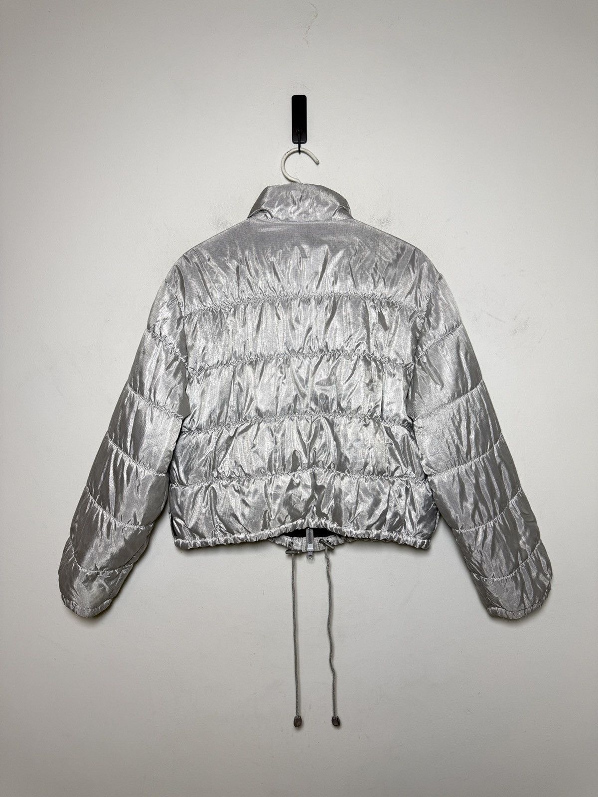 Giorgio Armani Armani Jeans silver metallic crop puffer jacket. Size US S / EU 44-46 / 1 - 8 Thumbnail
