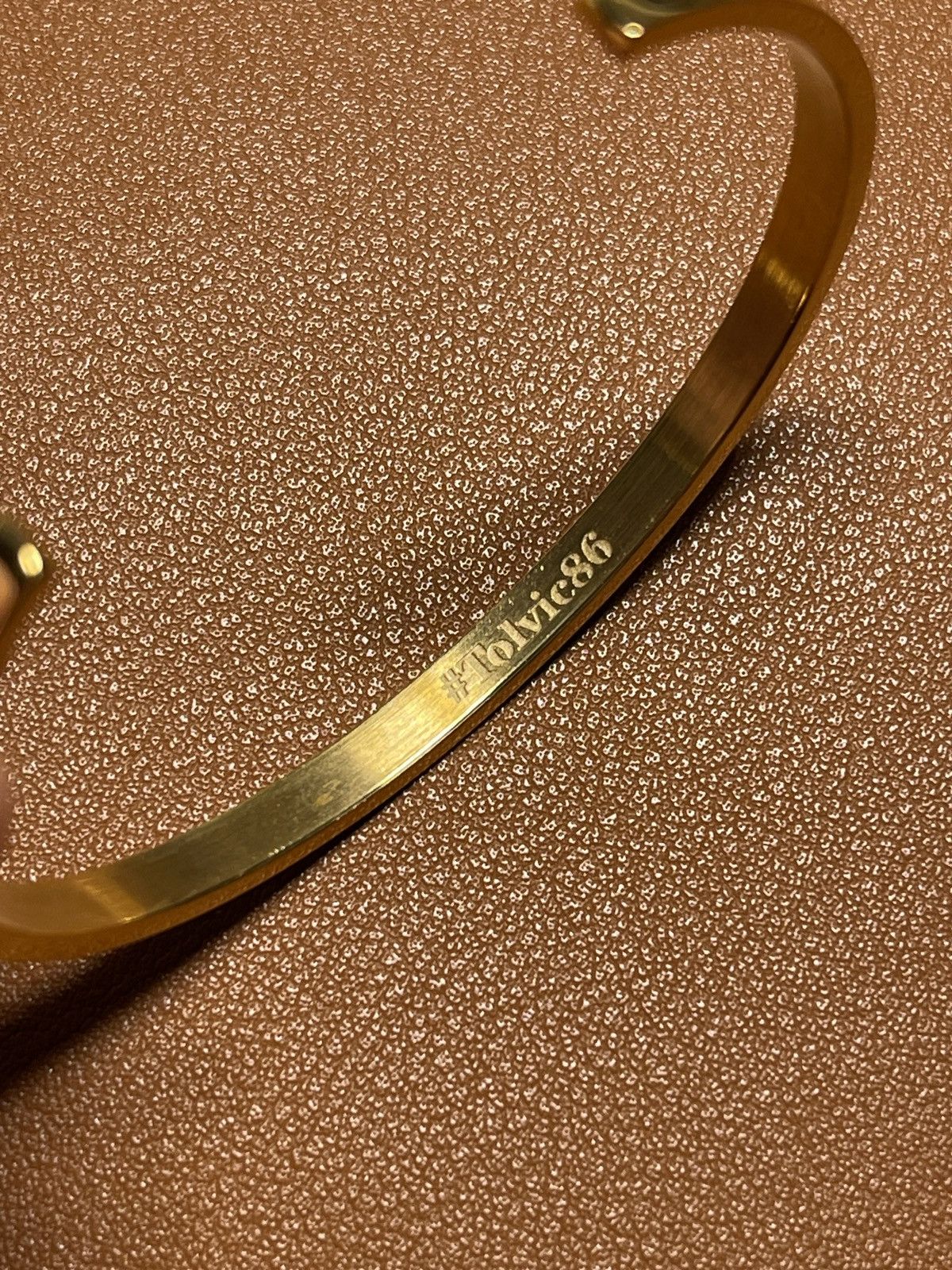 Other Gold metal unisex cuff bracelet Size ONE SIZE - 4 Thumbnail