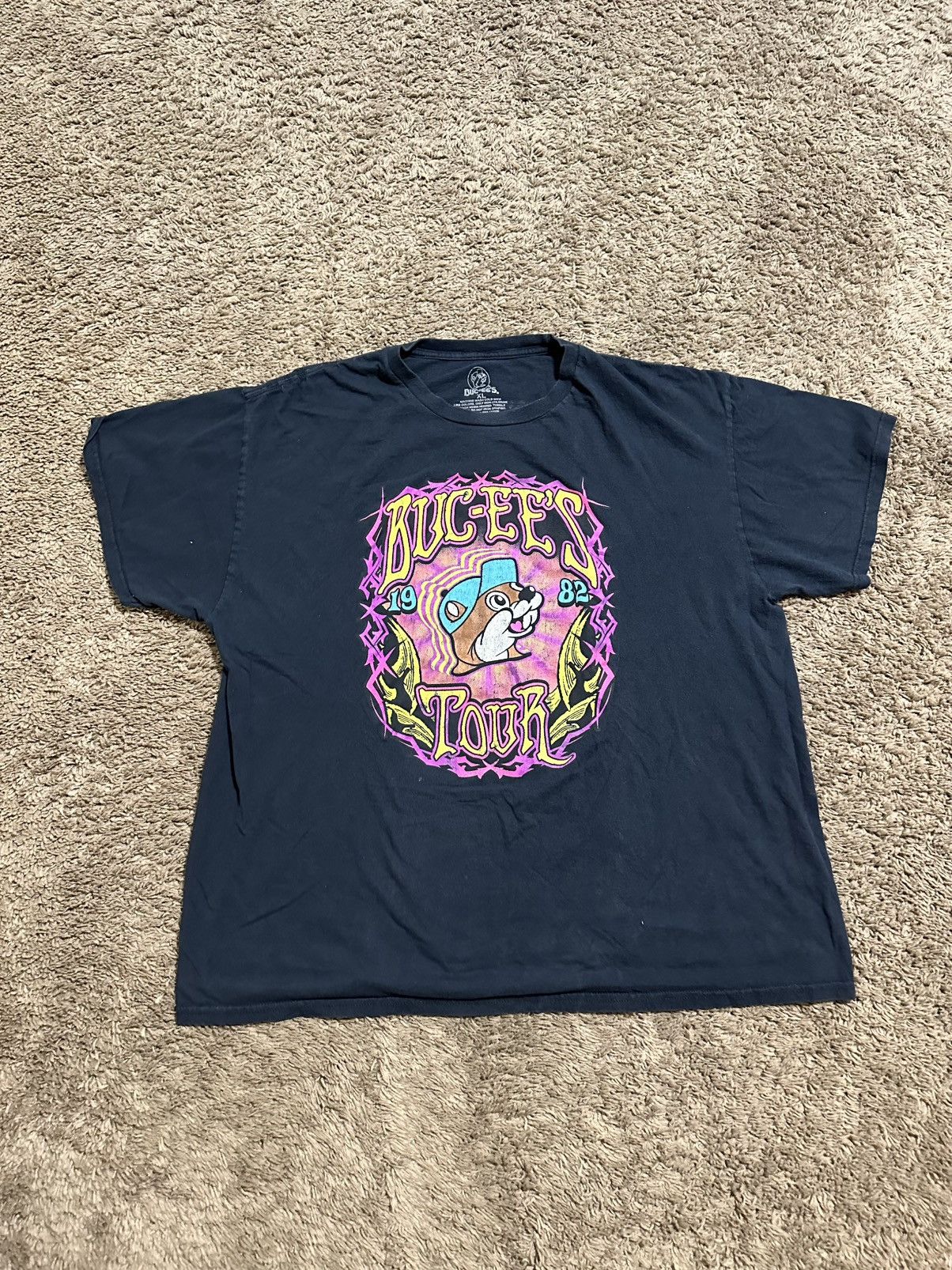 Other Vintage Buc-ee’s “would tour” shirt 00s size Xl Size US XL / EU 56 / 4 - 1 Thumbnail
