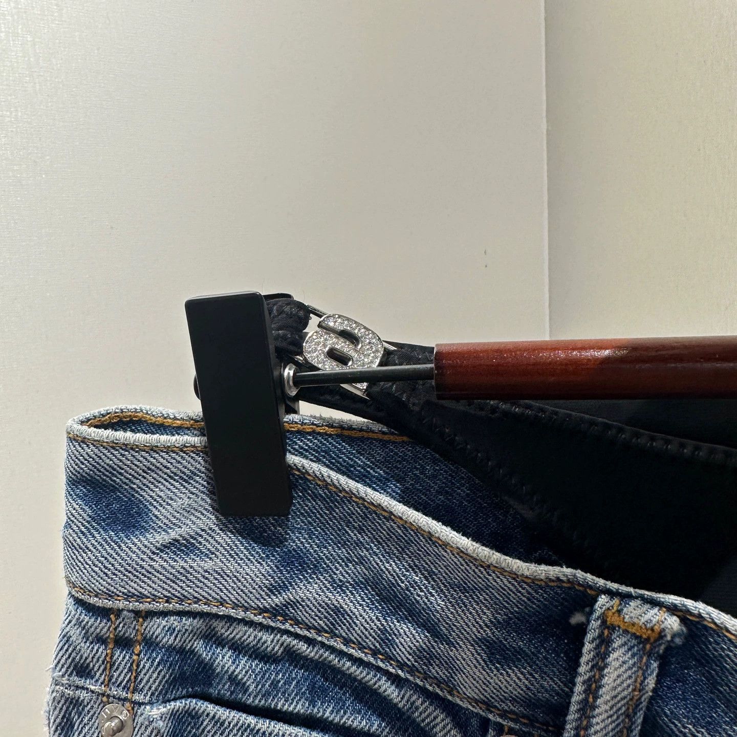Alexander Wang Alexander Wang may396 CrystalLetter Jean 24 Cotton Size 24" / US 00 / IT 34 - 4 Thumbnail