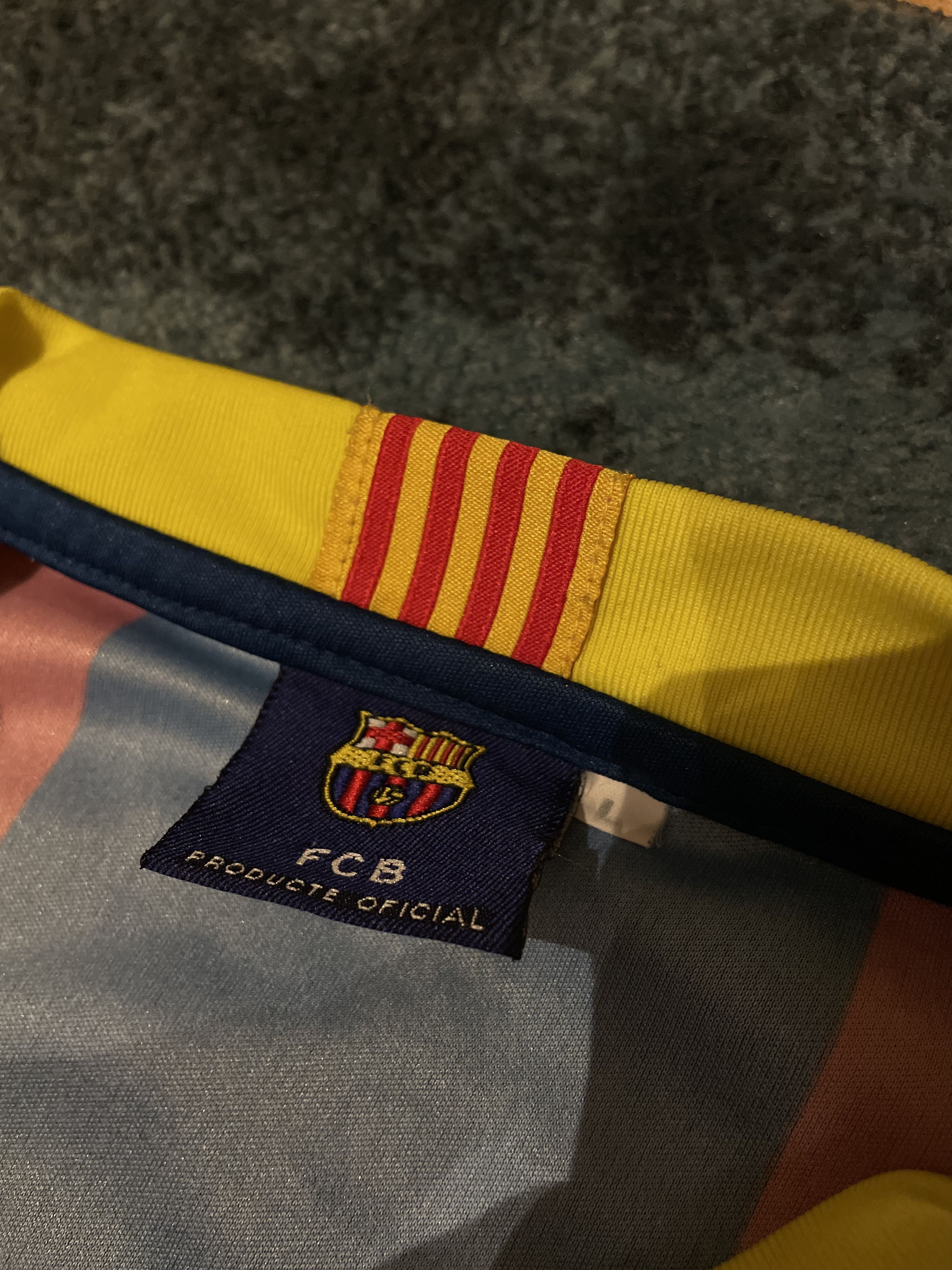 Other Barcelona Messi Vintage Soccer Jersey kit Size US L / EU 52-54 / 3 - 4 Thumbnail