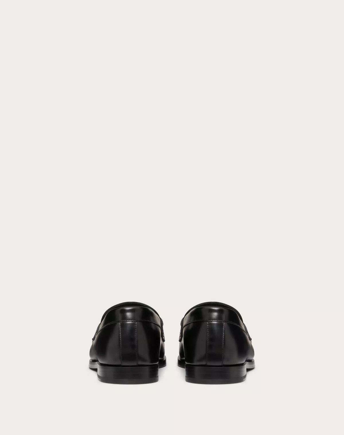 Valentino oc11z0625 Vlogo Chain Calfskin Loafer in Black Size US 10 / EU 43 - 3 Thumbnail