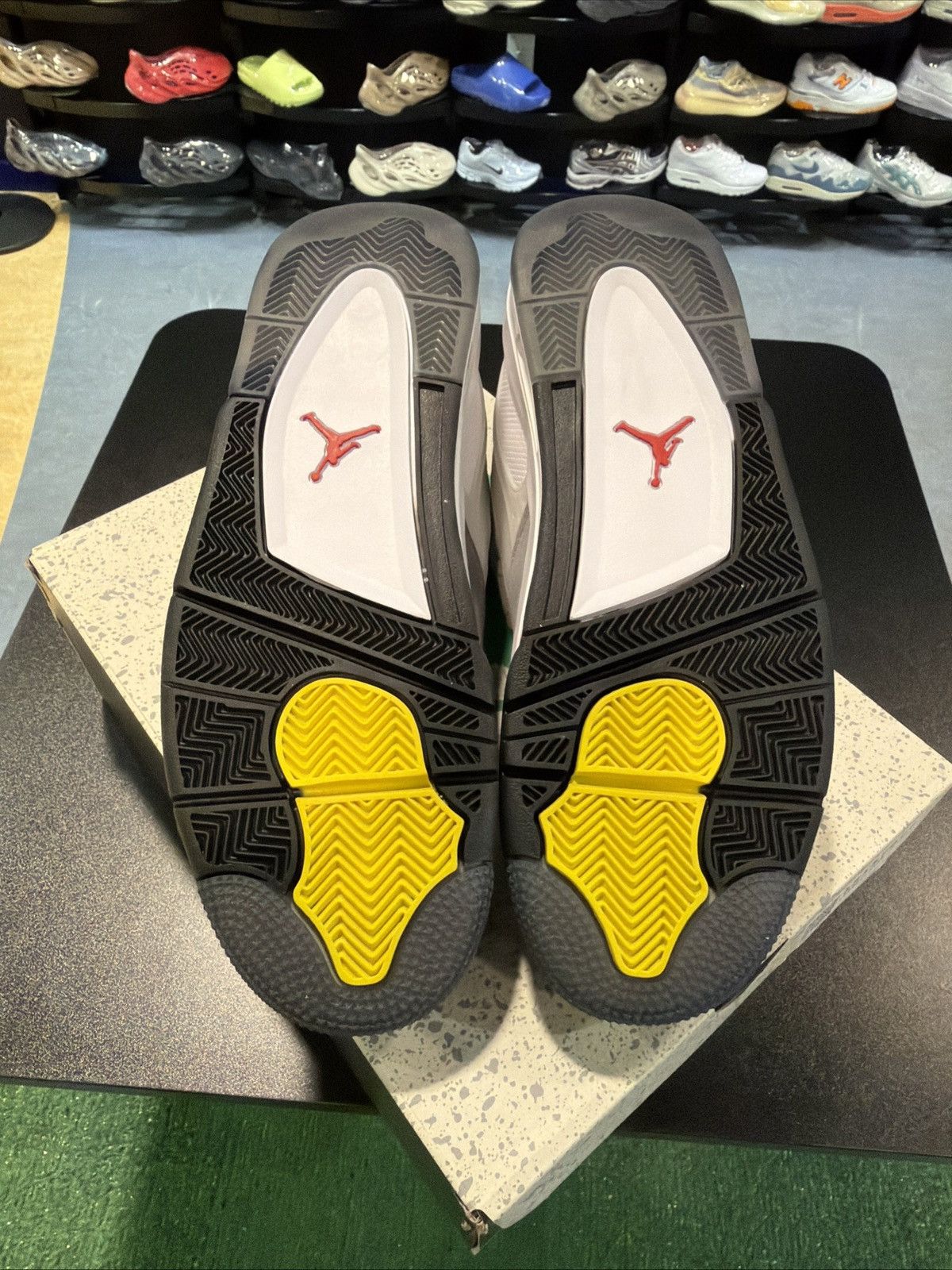 Jordan Brand Air Jordan 4 RM US 13 Mens White/Black/Red Nike Size US 13 / EU 46 - 12 Thumbnail