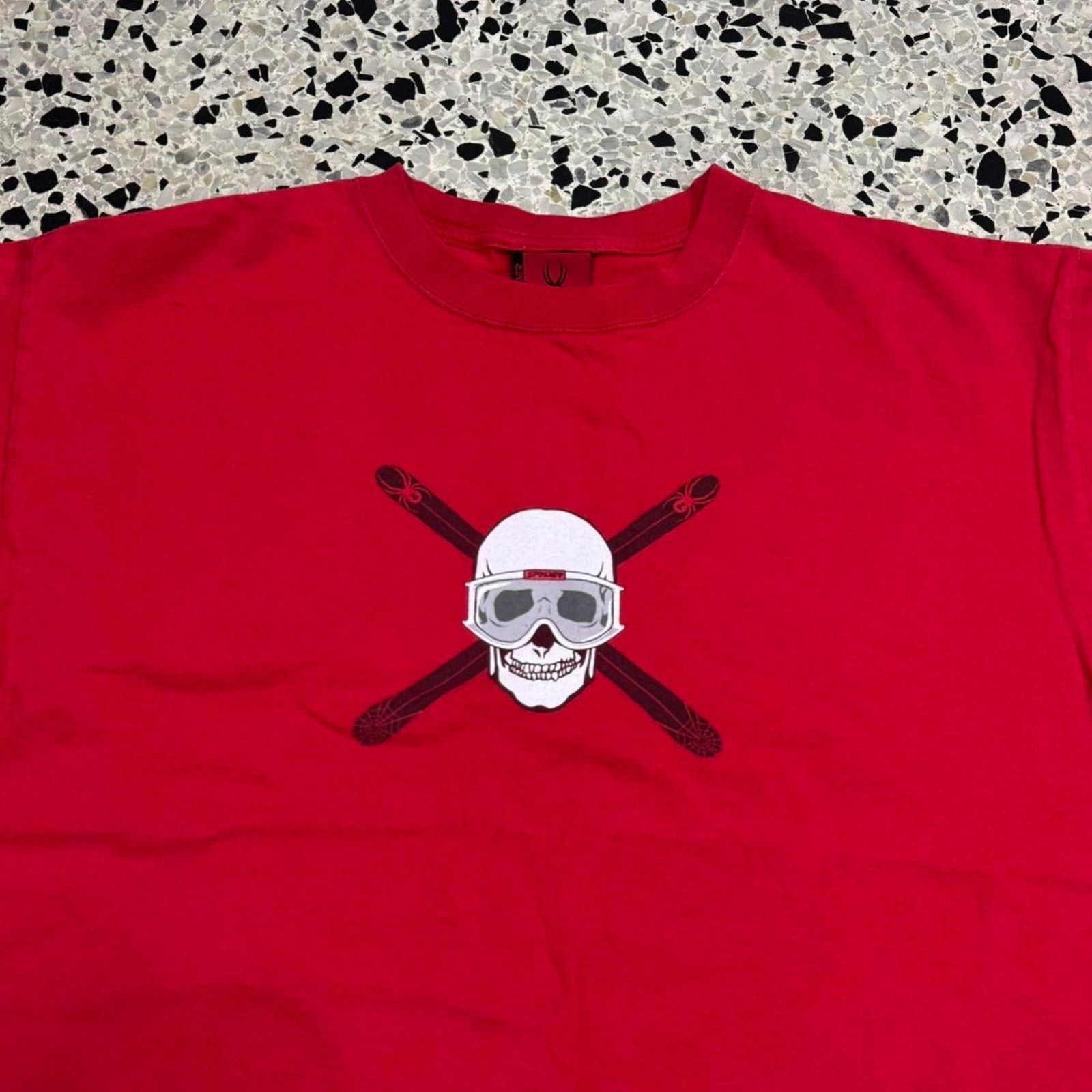 Anvil × Spyder × Vintage VINTAGE Y2K SPYDER SNOWSPORTS APPAREL SKULL & SKIS TEE: Size US L / EU 52-54 / 3 - 2 Thumbnail