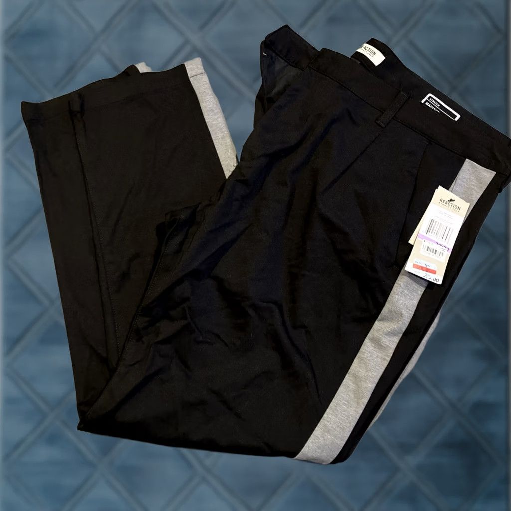 Kenneth Cole Kenneth Cole Madison Chino Pants Black Stretch Gray Stripe 38x30 Regular Mens Chino Pants 36 Inseam Striped NWT Size US 38 / EU 54 - 1 Thumbnail