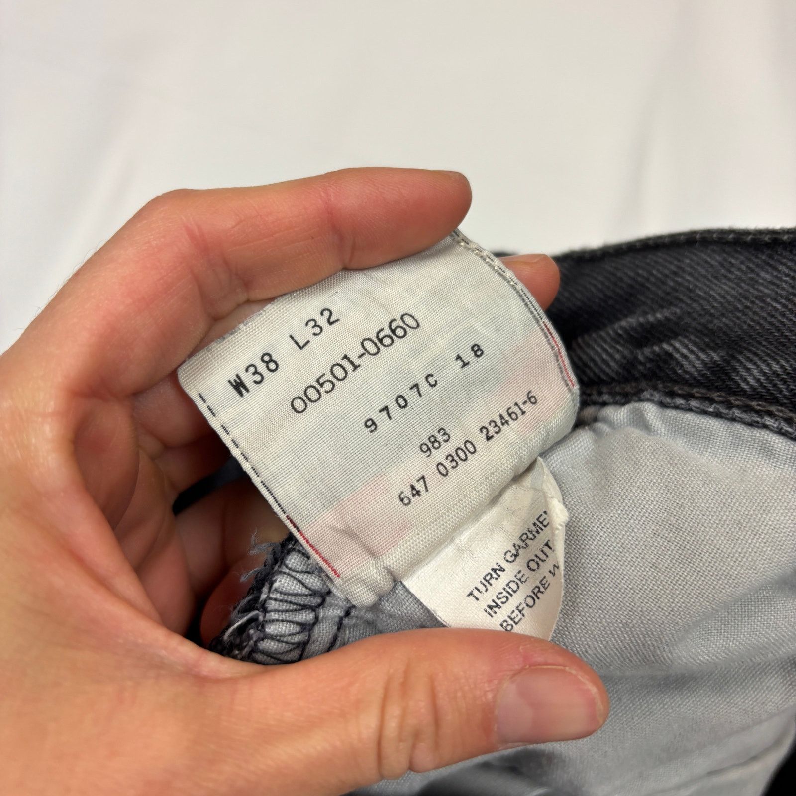 Levi's Vintage Levi's 501 Straight Leg Black Denim Jeans 35x31 Size US 35 - 10 Thumbnail