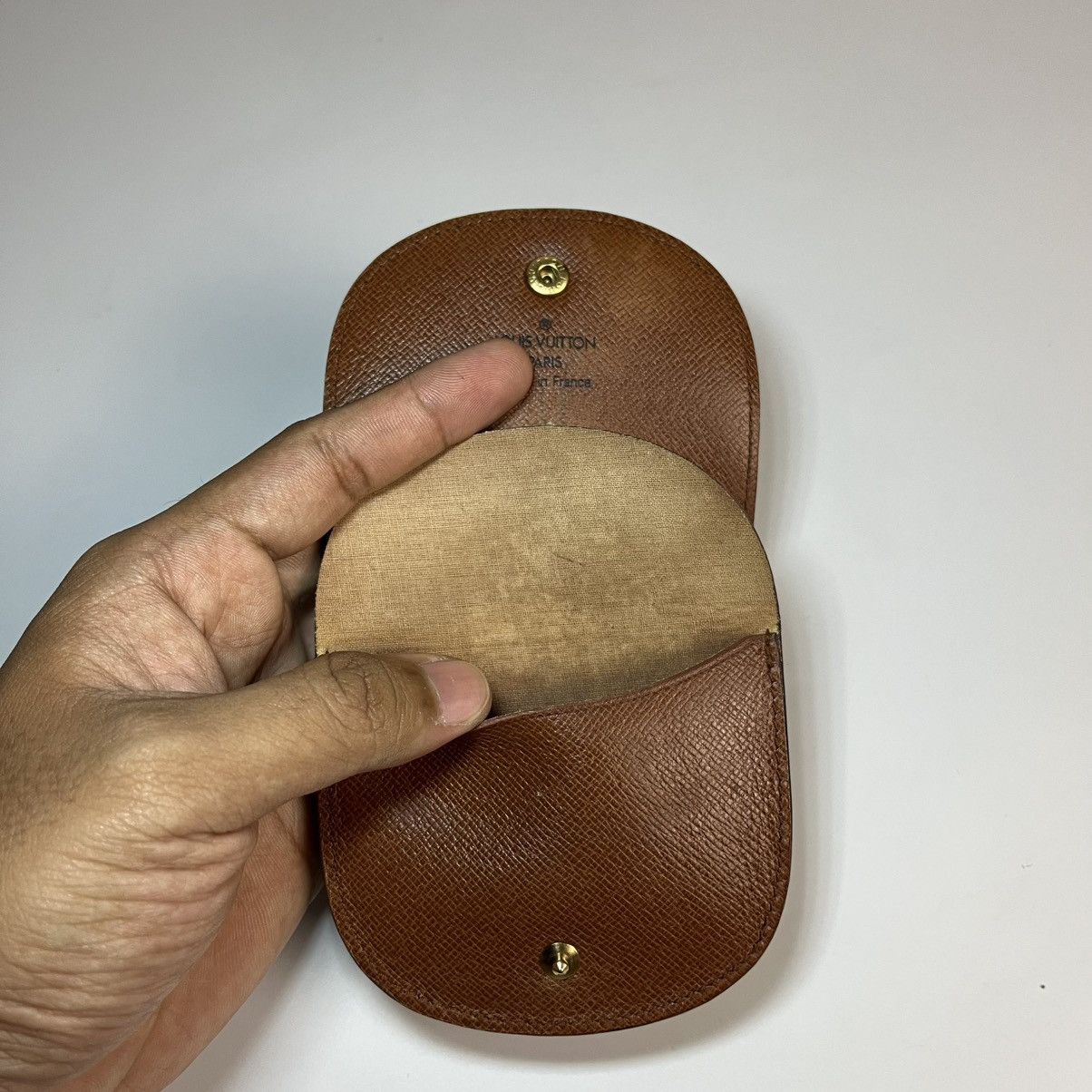 Louis Vuitton Louis Vuitton Monogram Porte Monnaie Gousset Coin Case Size ONE SIZE - 9 Thumbnail