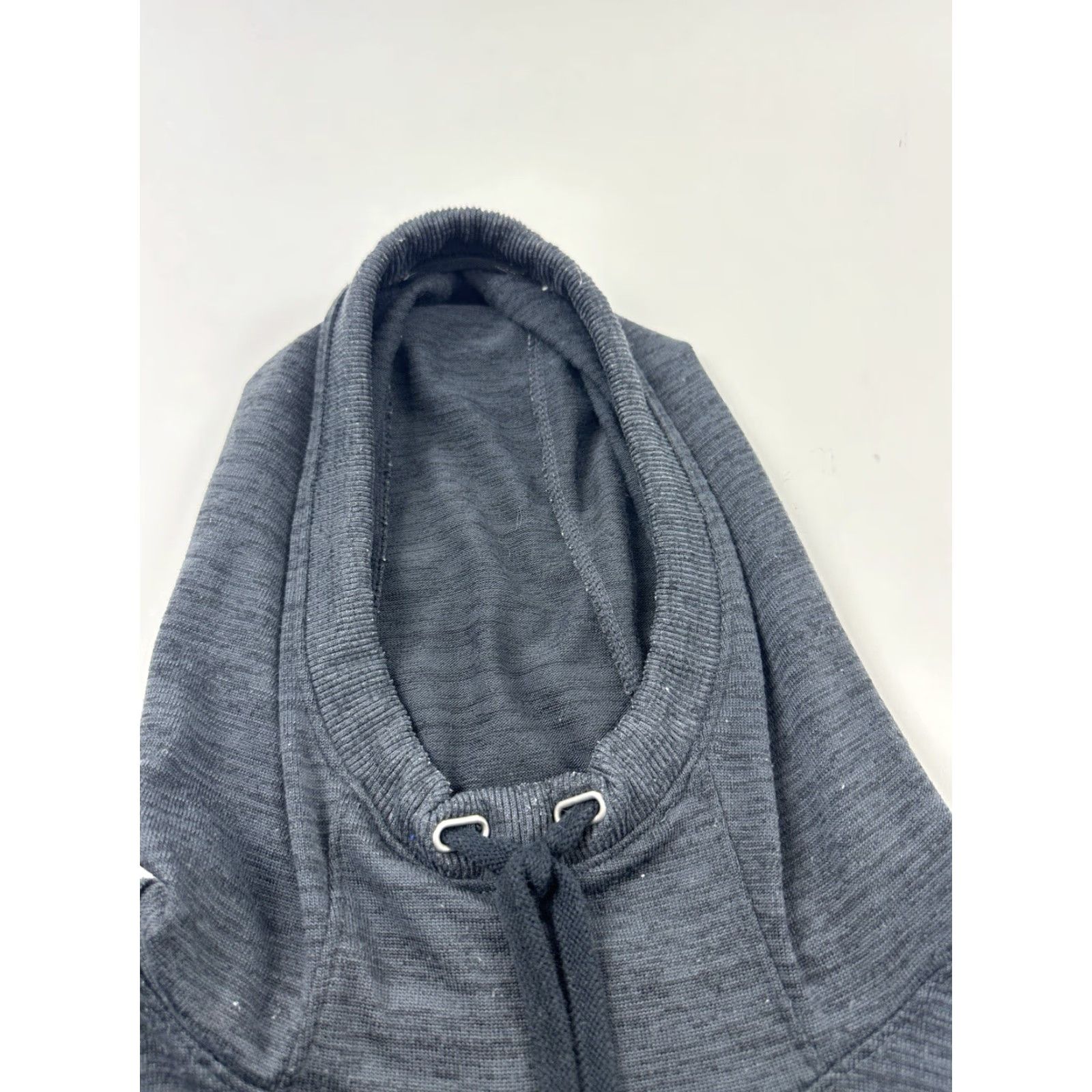 Athleta Athleta Poncho Hoodie Sweatshirt Womens Small Gray Blissful Techie Size S / US 4 / IT 40 - 4 Thumbnail