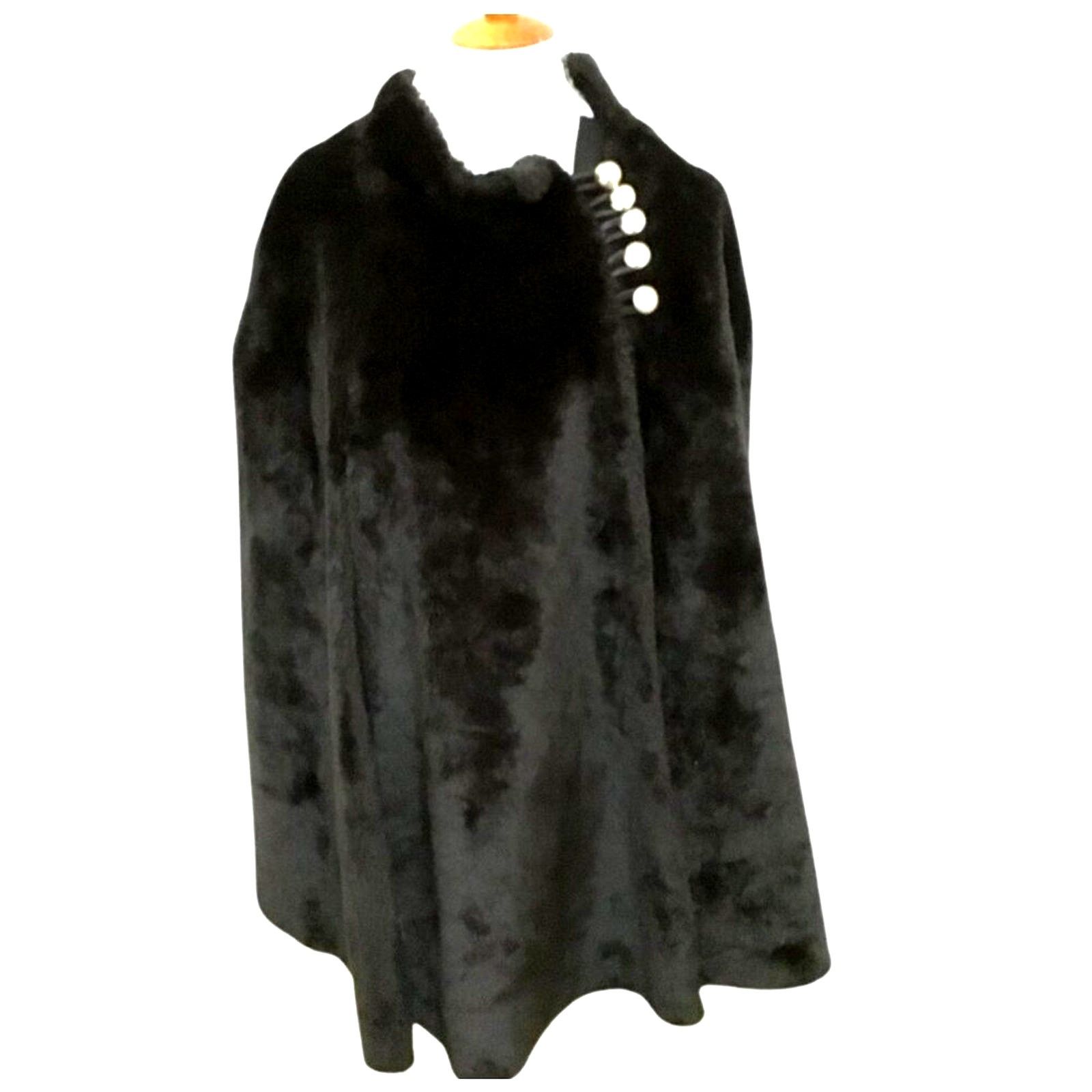 Vintage Rare Vintage Faux Fur Cape, Silver Buttons, 1970s Size M / US 6-8 / IT 42-44 - 1 Thumbnail