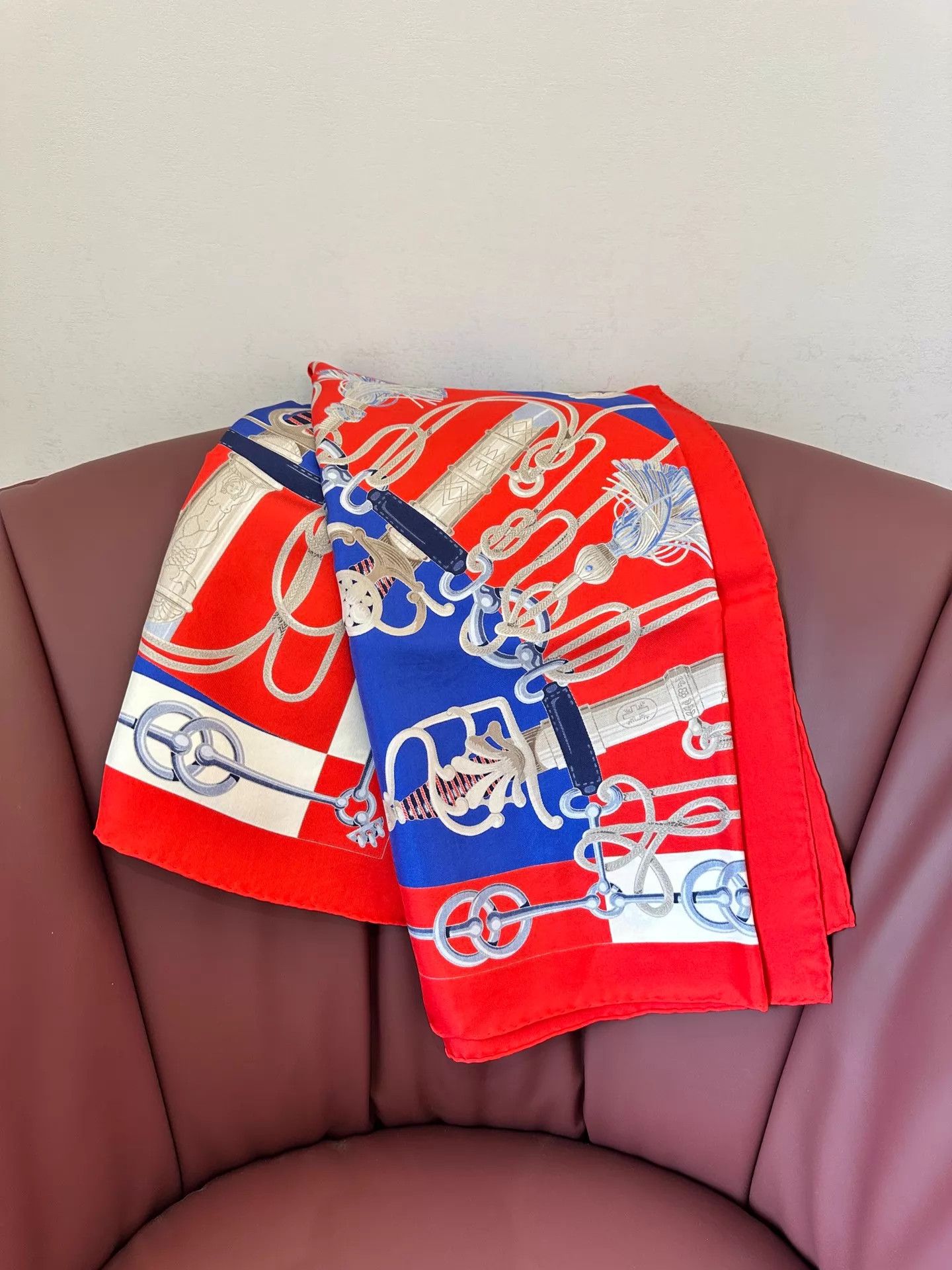 Hermes Hermès 90x90 Scarf Unused Boxed AH032 Size ONE SIZE - 5 Thumbnail